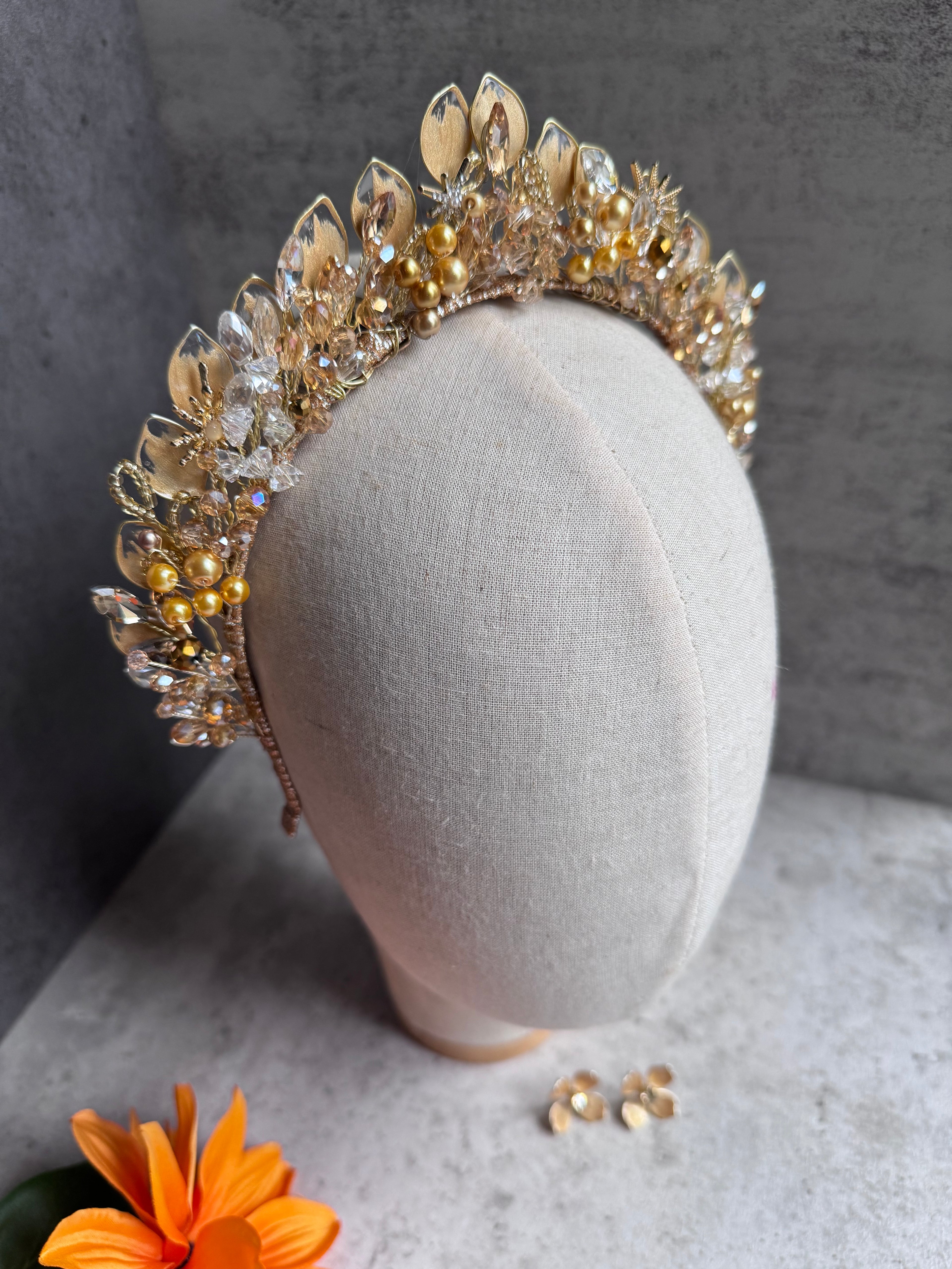 Alice-pointed-crown Precius pearls