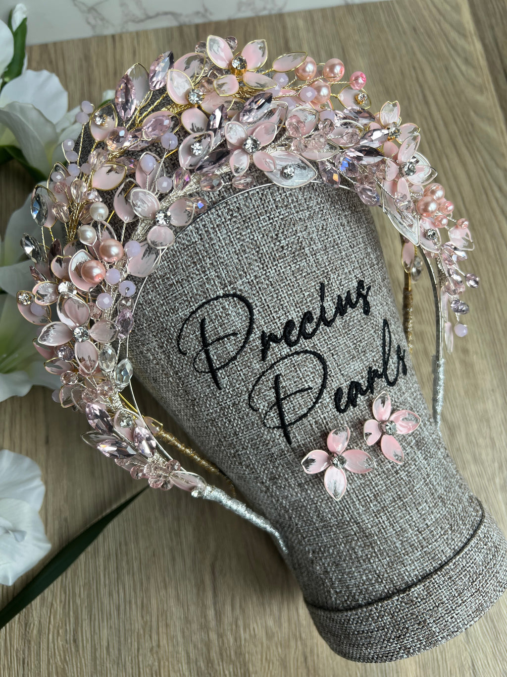 Pink flower and leaf detail wedding guest crown Pink flower and leaf detail wedding guest crown Precius pearls