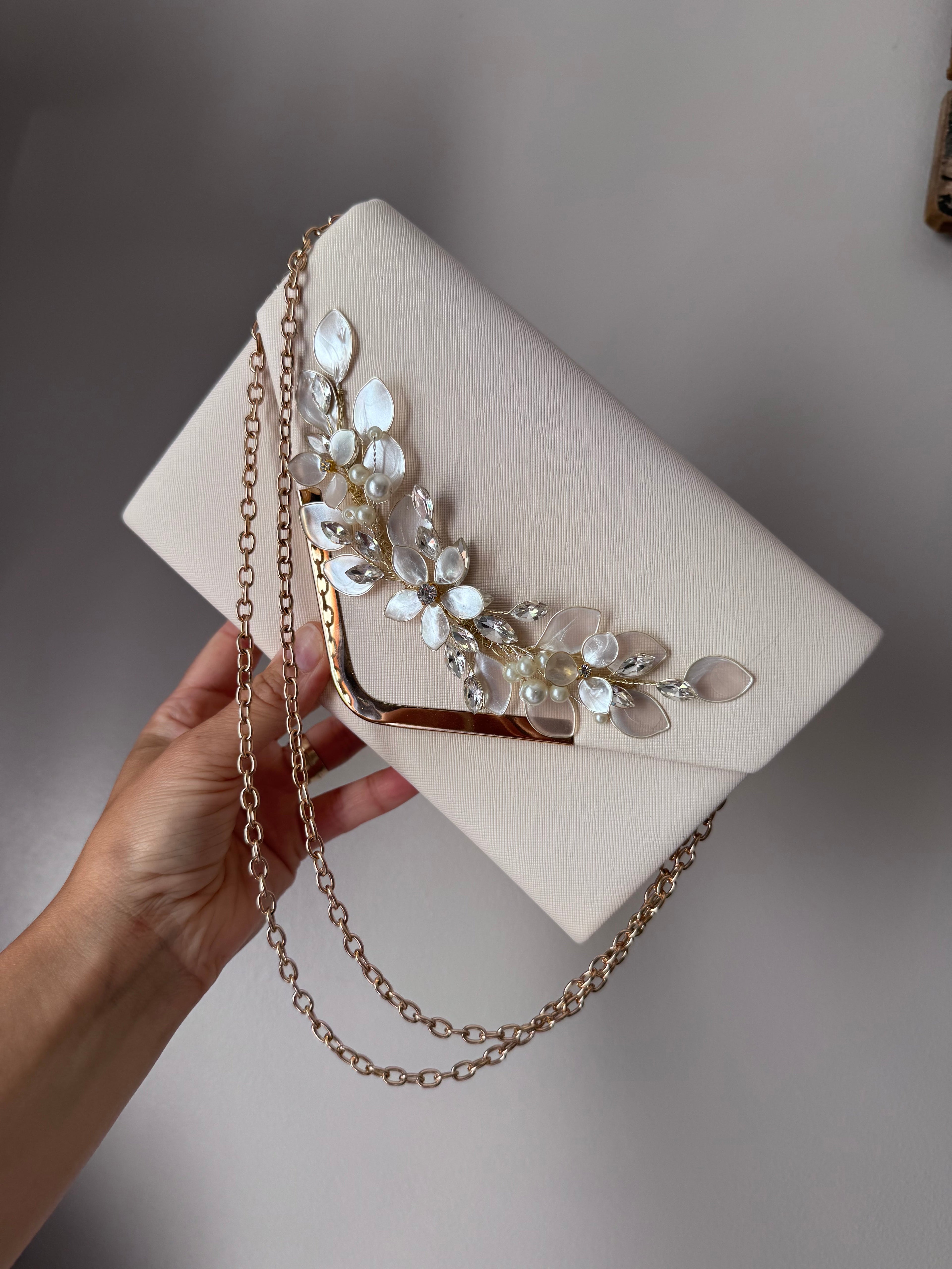 Pearl clutch Pearl clutch Precius pearls