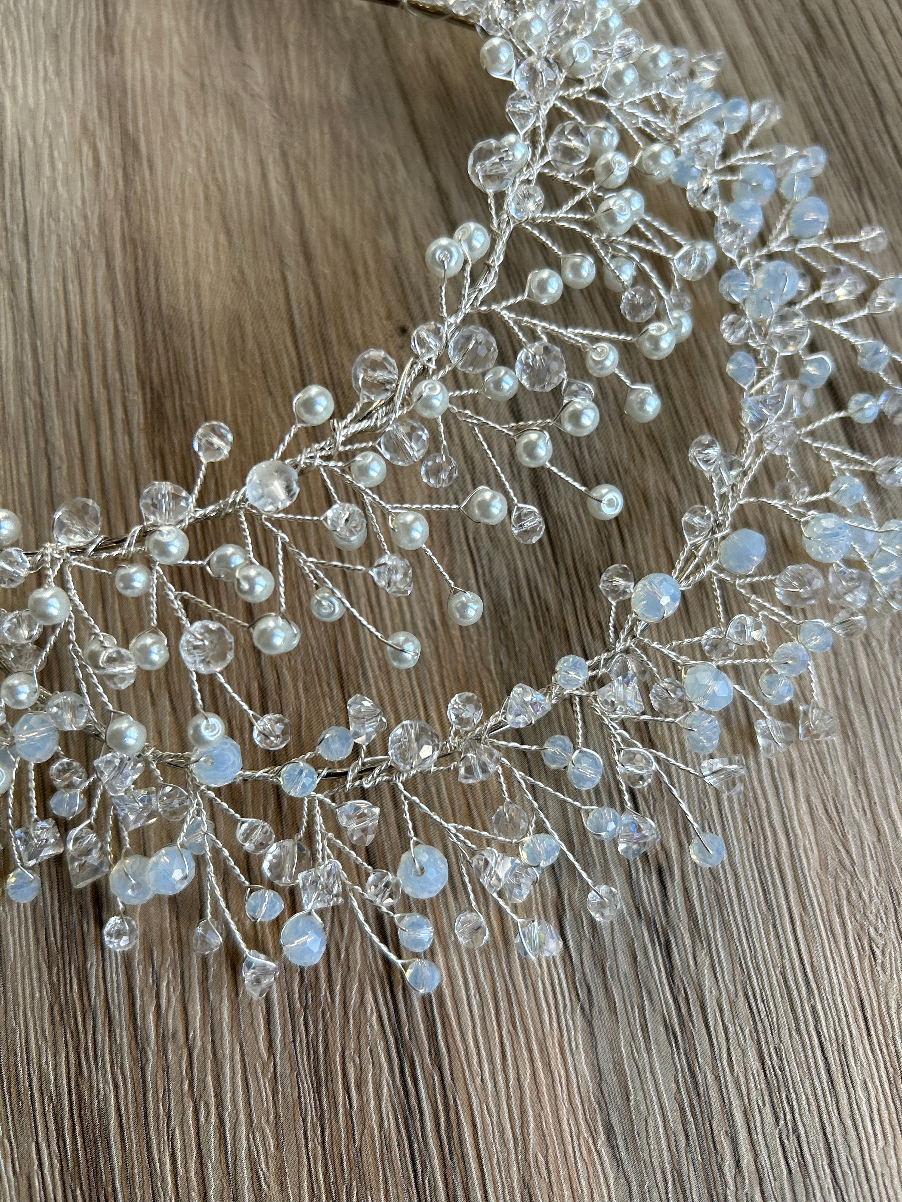 Delicate crystals and pearl tiara Delicate crystals and pearl tiara Precius pearls