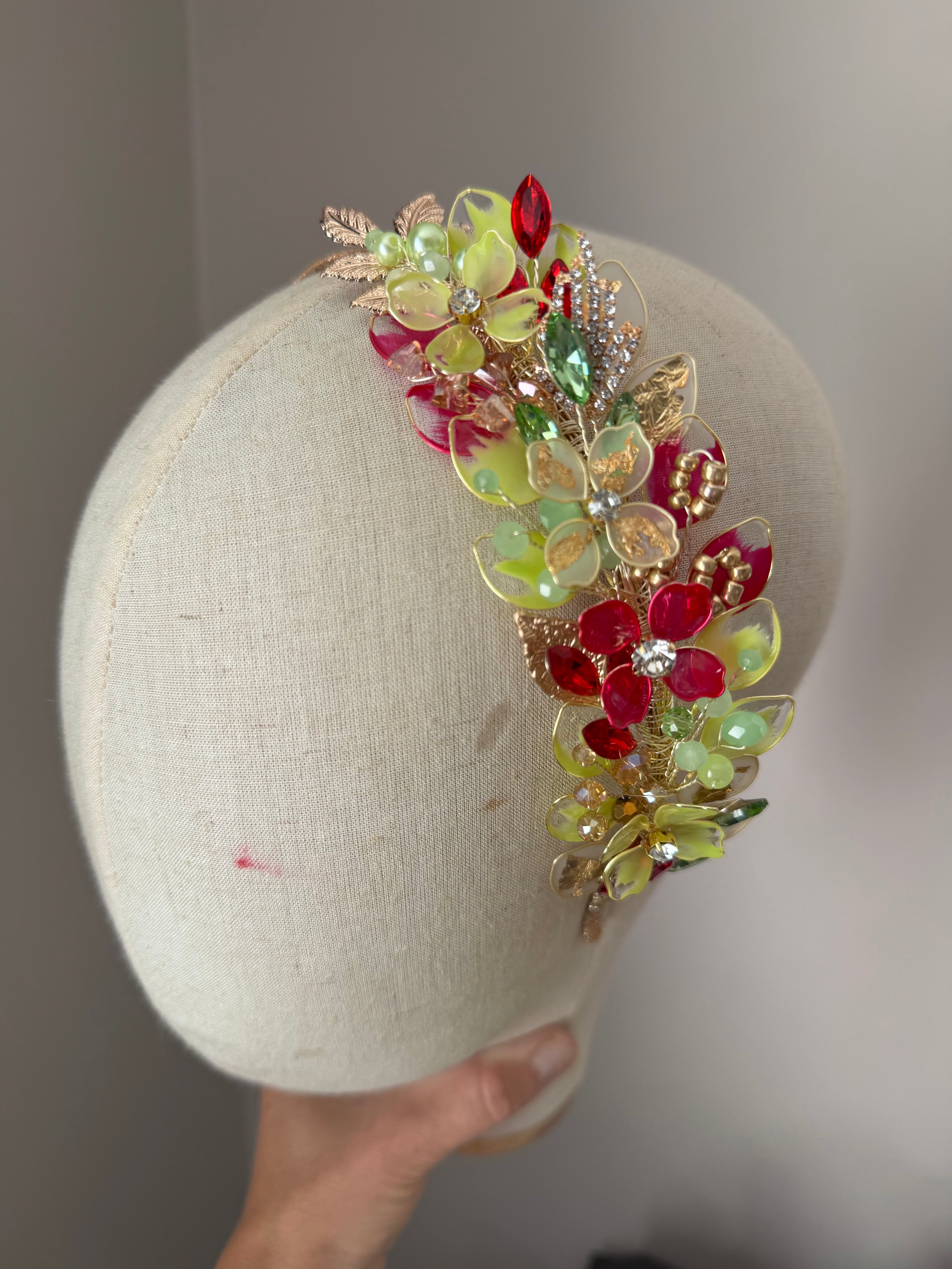 Lime and Red side headpiece Lime and Red side headpiece Precius pearls