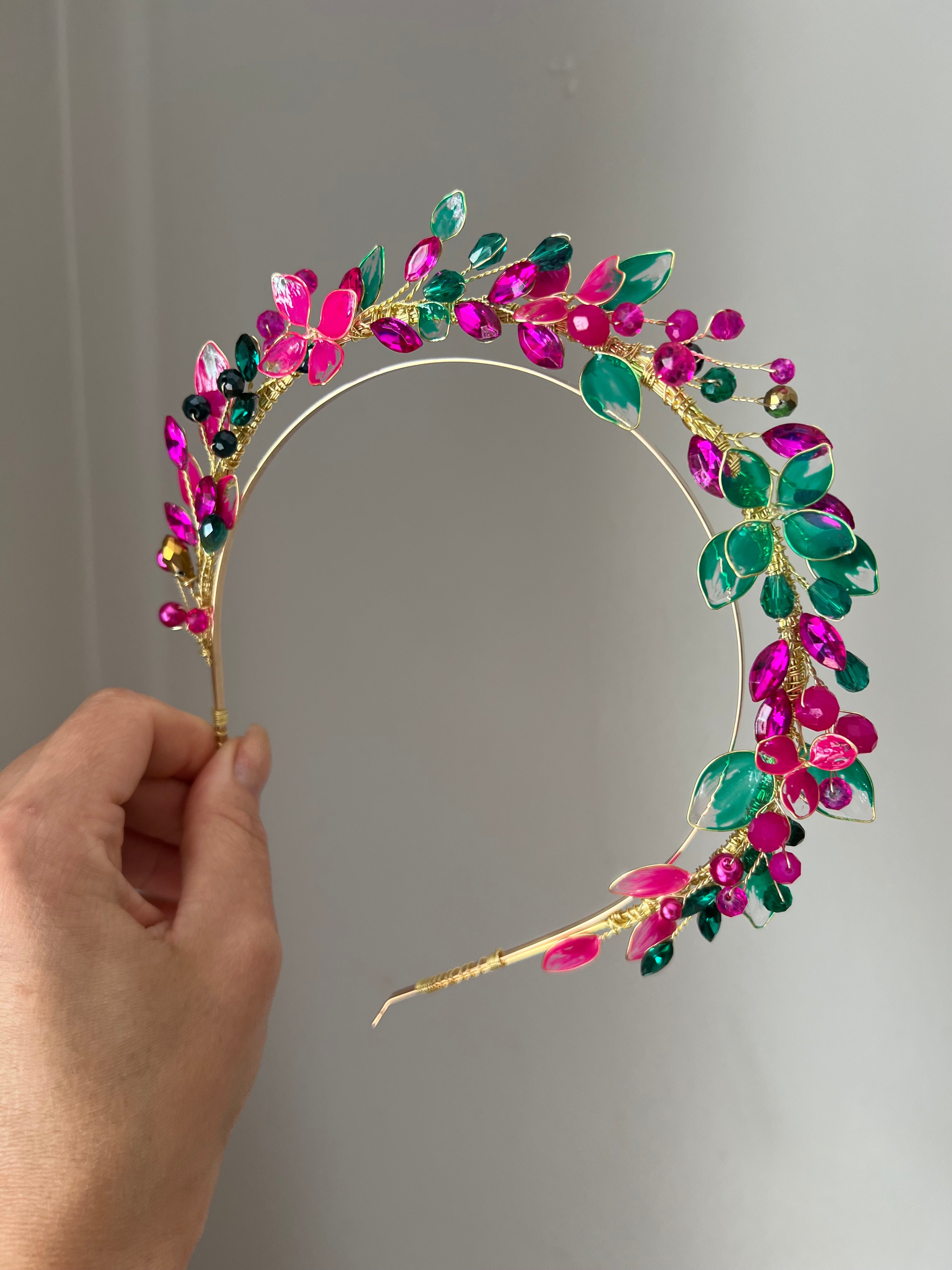Fucshia and Green halo wedding guest headpiece Fucshia and Green halo wedding guest headpiece Precius pearls