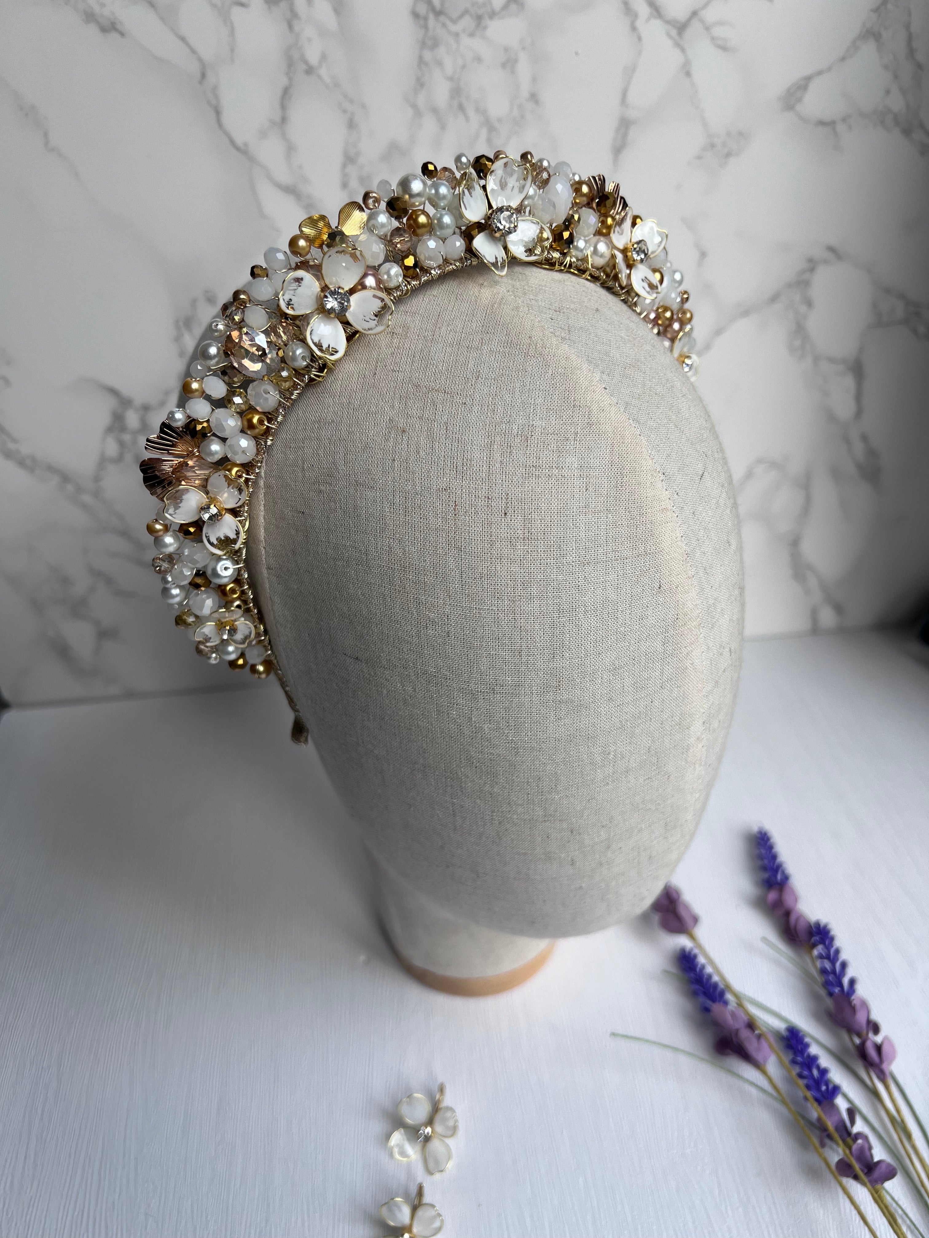Flora Flower Crown White/Golden Flora Flower Crown White/Golden Precius pearls