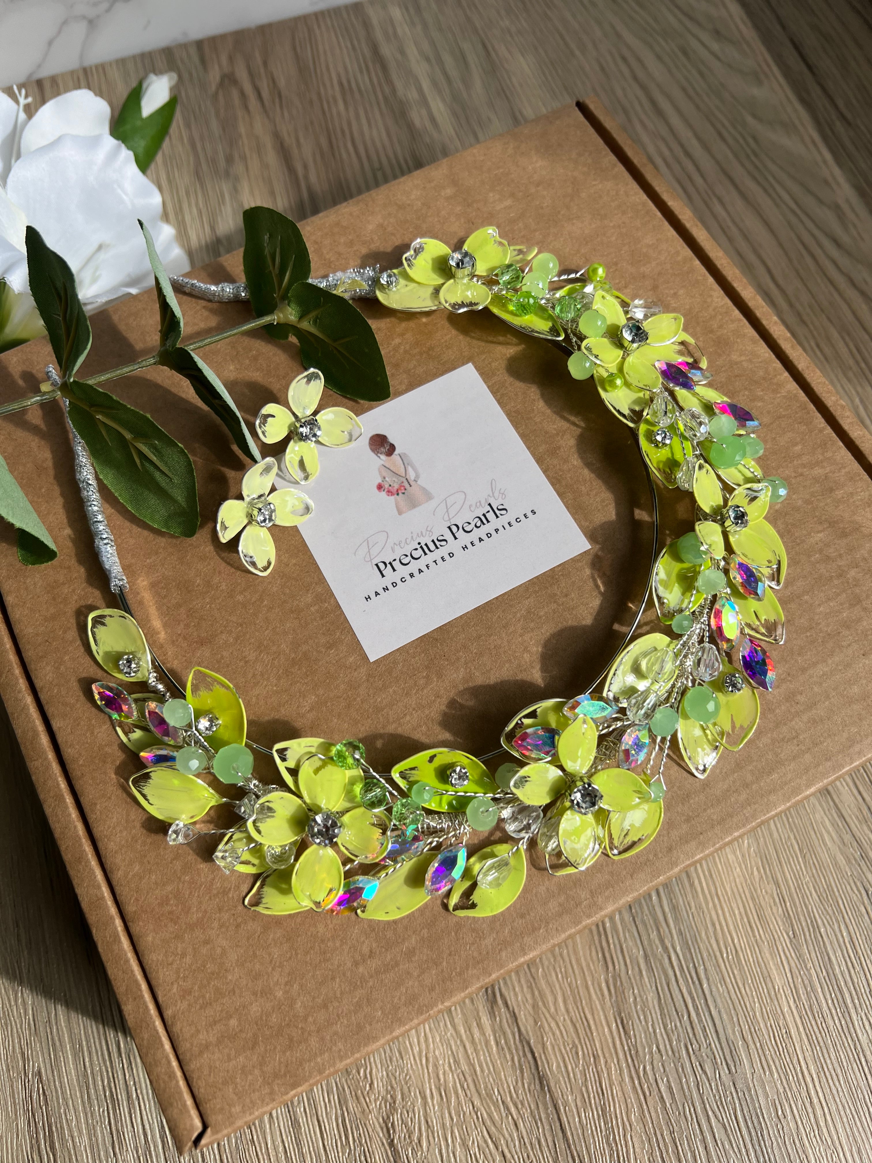 Lime flower and leaf halo crown Lime flower and leaf halo crown Precius pearls