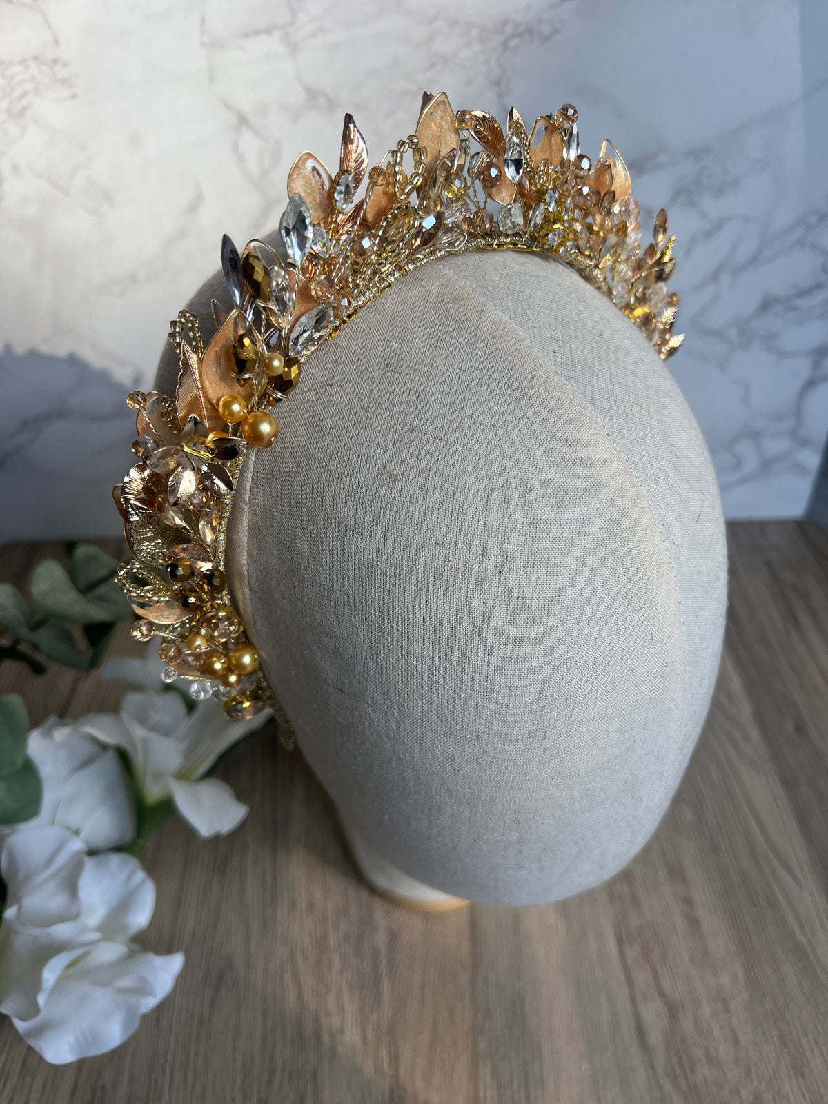 Alice crown in Golden shades Alice crown in Golden shades Precius pearls