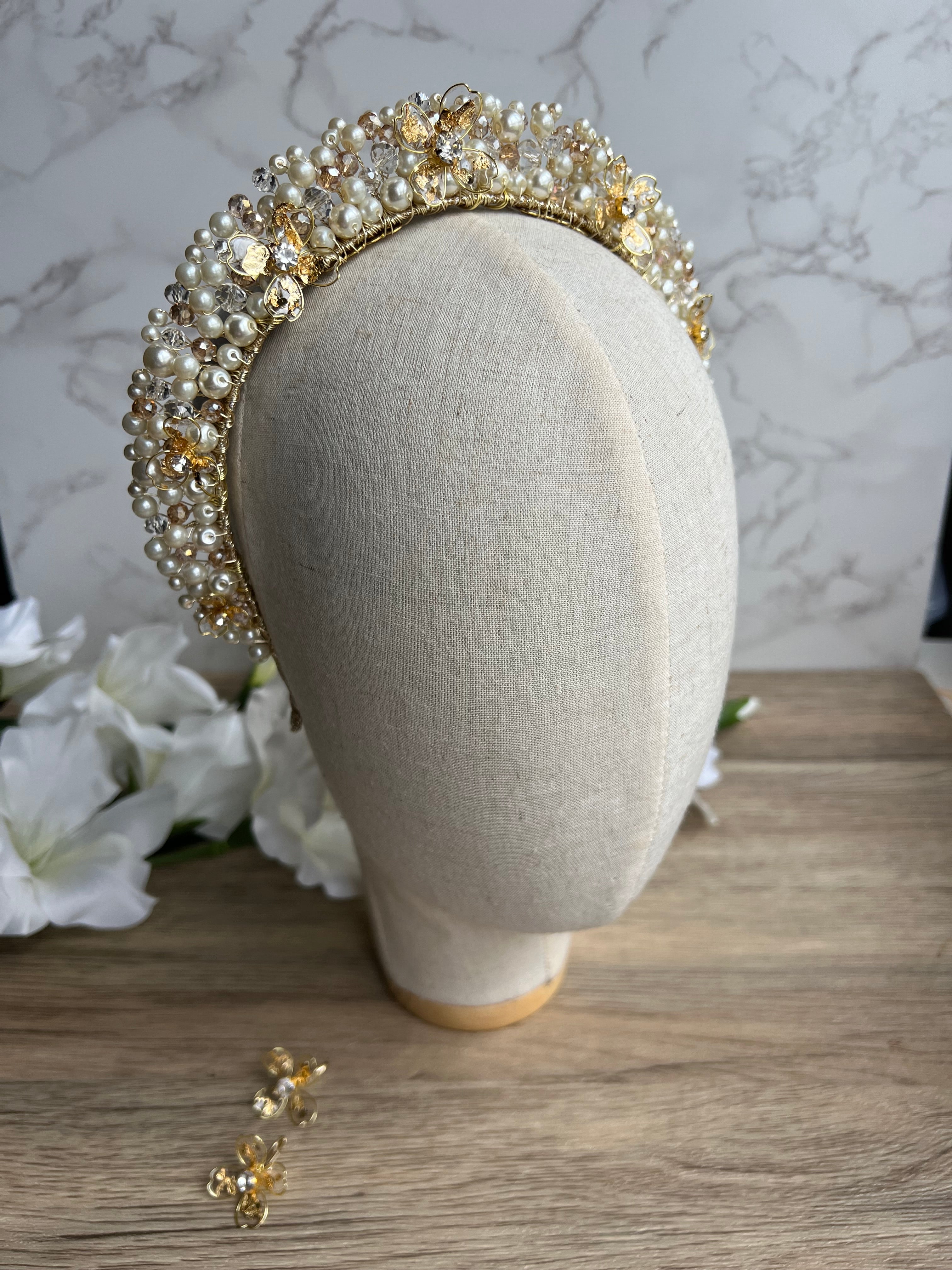 Beige Flora wedding guest headpiece Beige Flora wedding guest headpiece Precius pearls