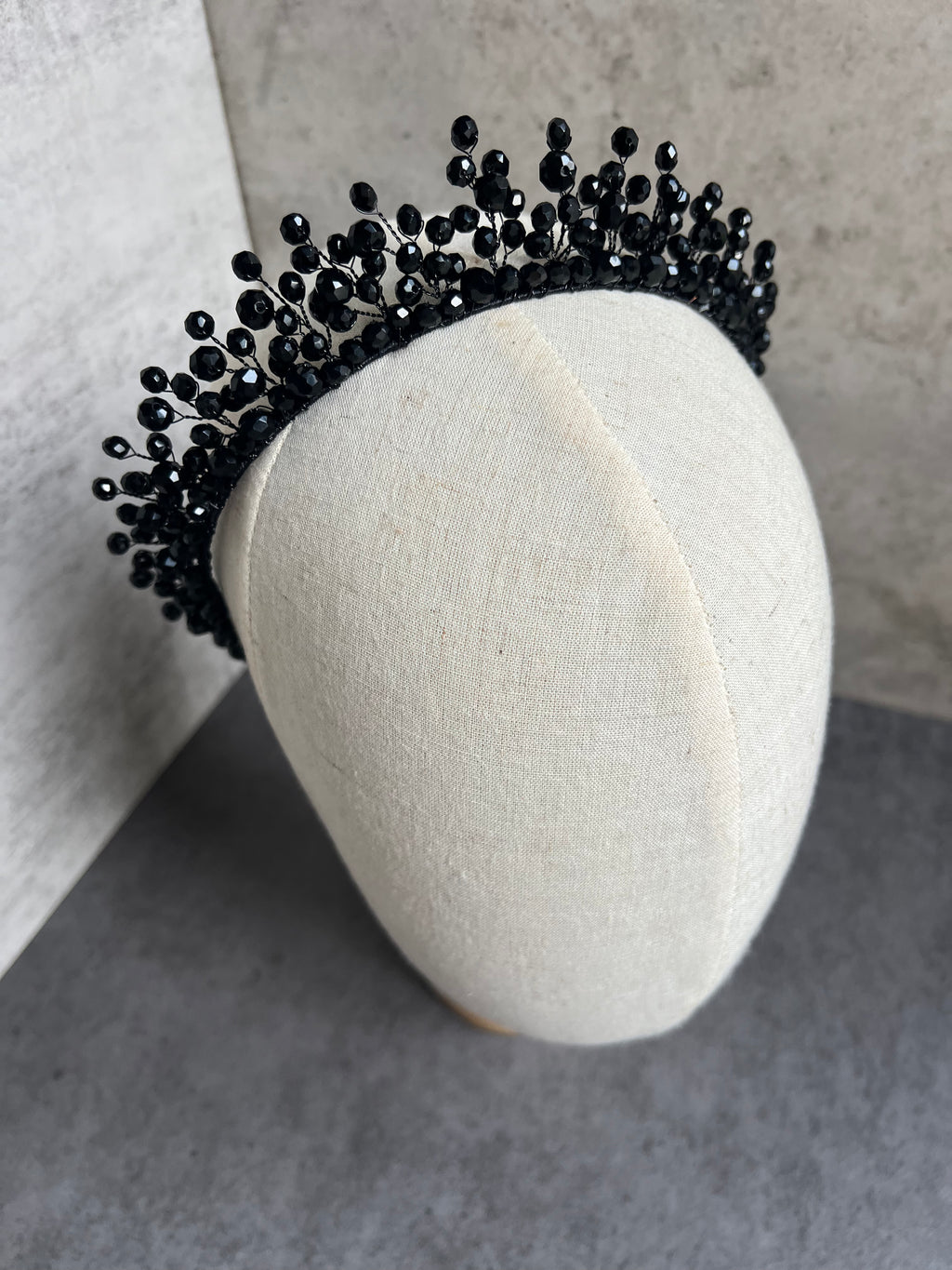 Medium height tiara Medium height tiara Precius pearls