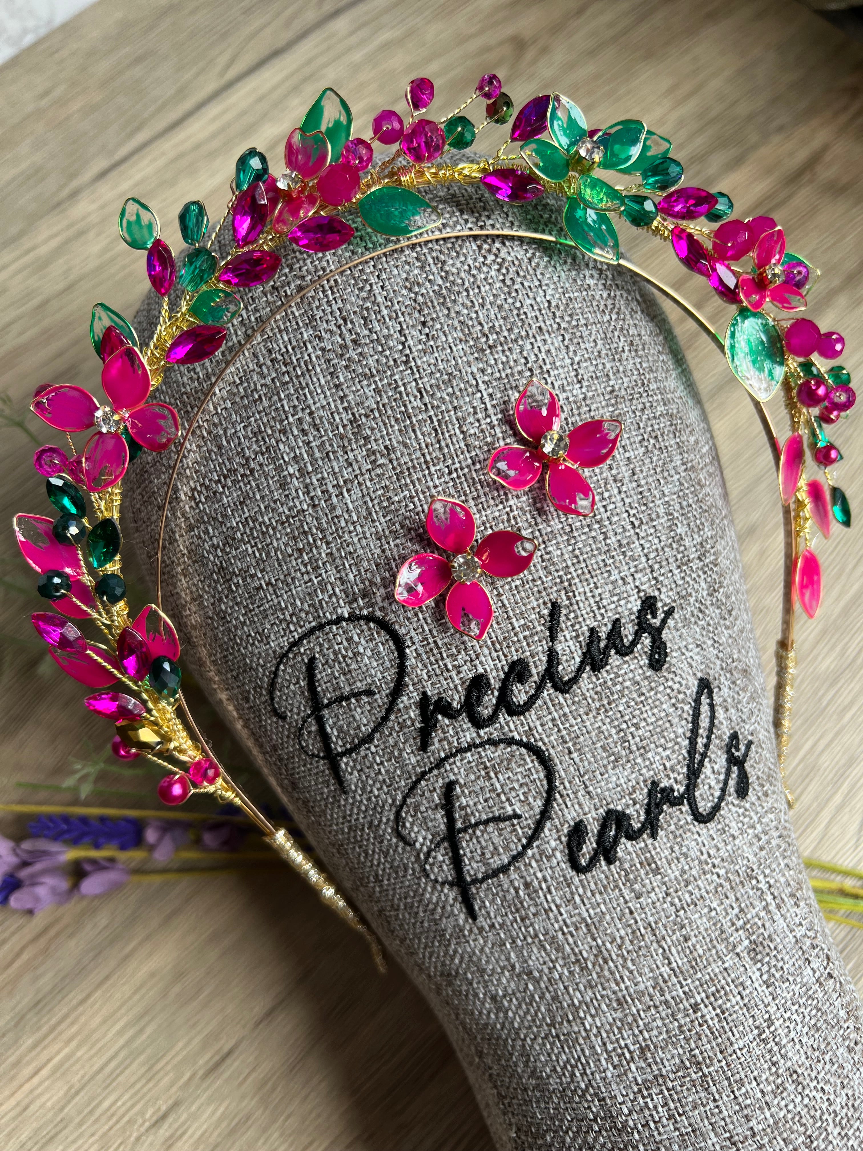 Fucshia and Green halo wedding guest headpiece Fucshia and Green halo wedding guest headpiece Precius pearls