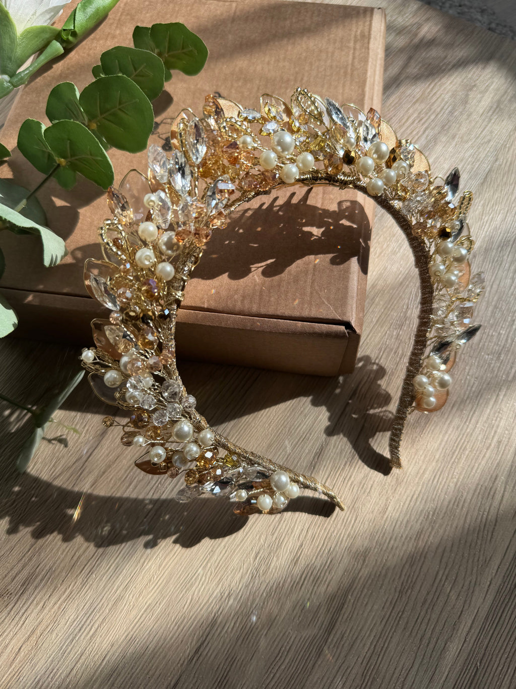 Alice Crown in Gold and Pearl Alice Crown in Gold and Pearl Precius pearls