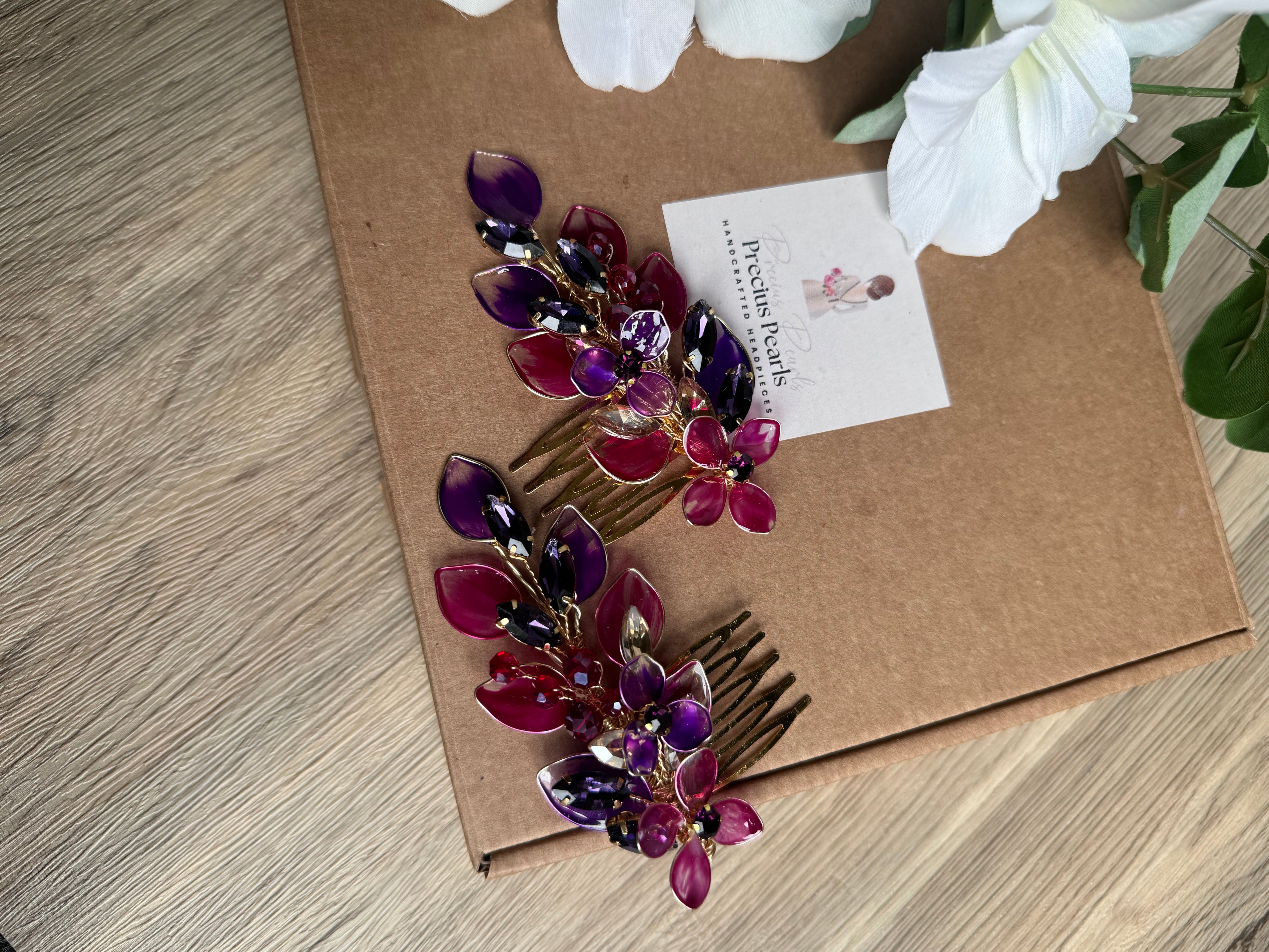 Eve Double leaf combs in Burgundy and Purple Eve Double leaf combs in Burgundy and Purple Precius pearls