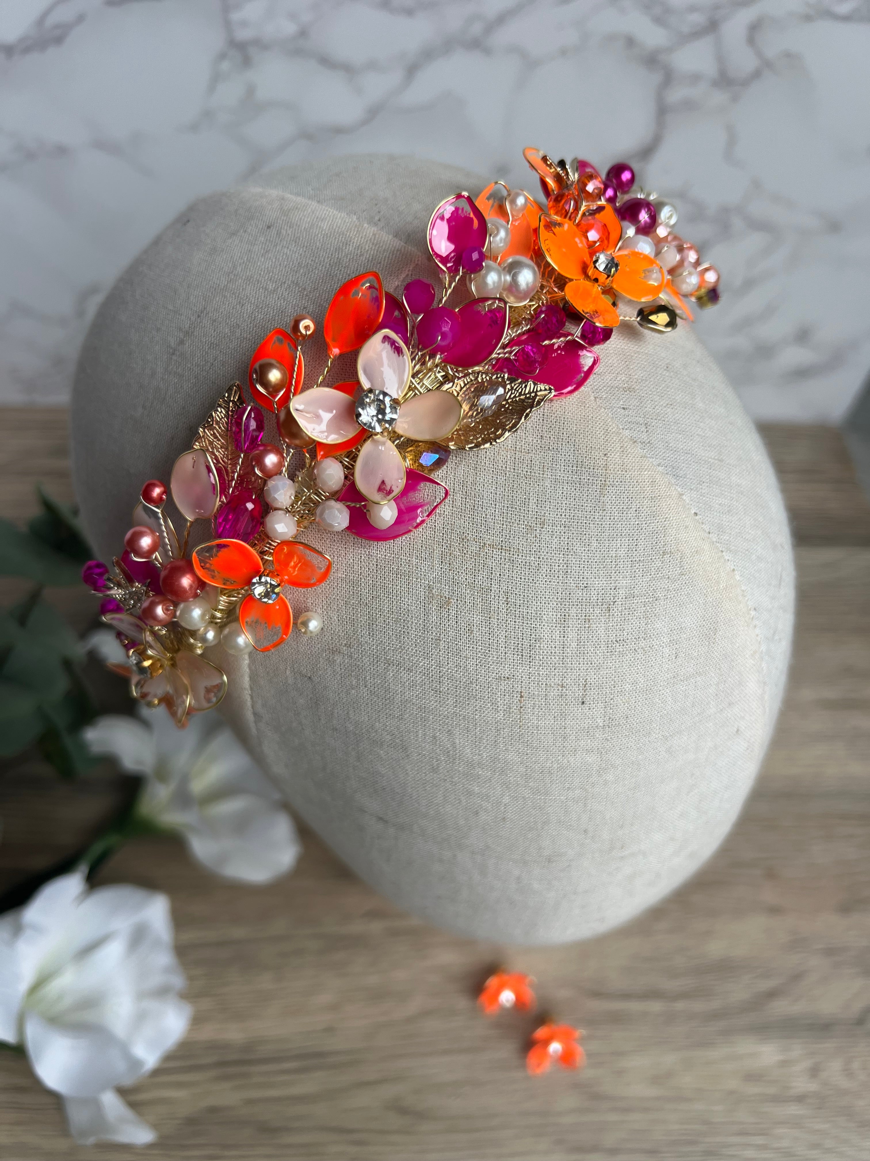 Stunning Orange and Fucshia low wedding guest headpiece Stunning Orange and Fucshia low wedding guest headpiece Precius pearls