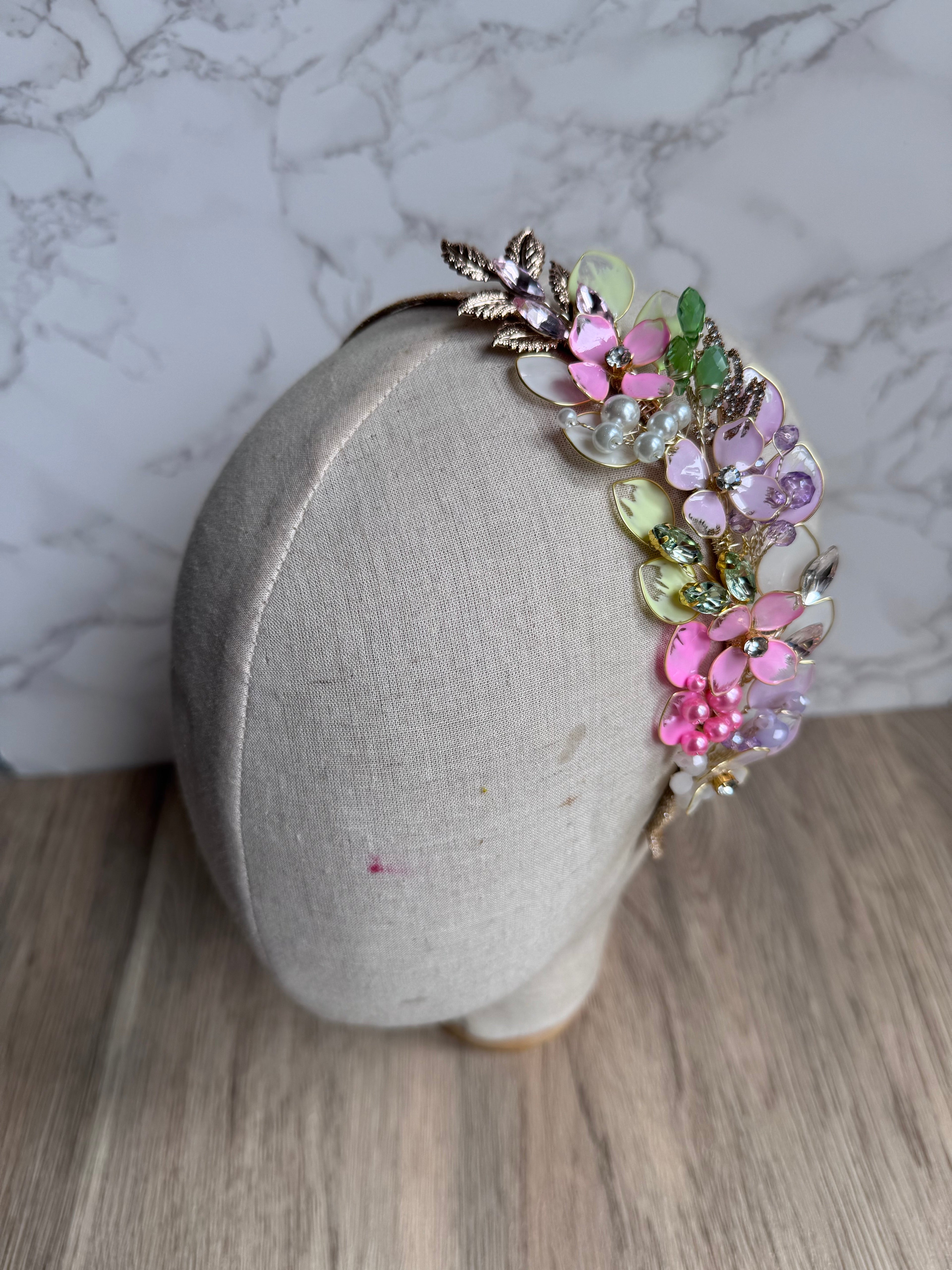 Pastel side Headpiece Pastel side Headpiece Precius pearls