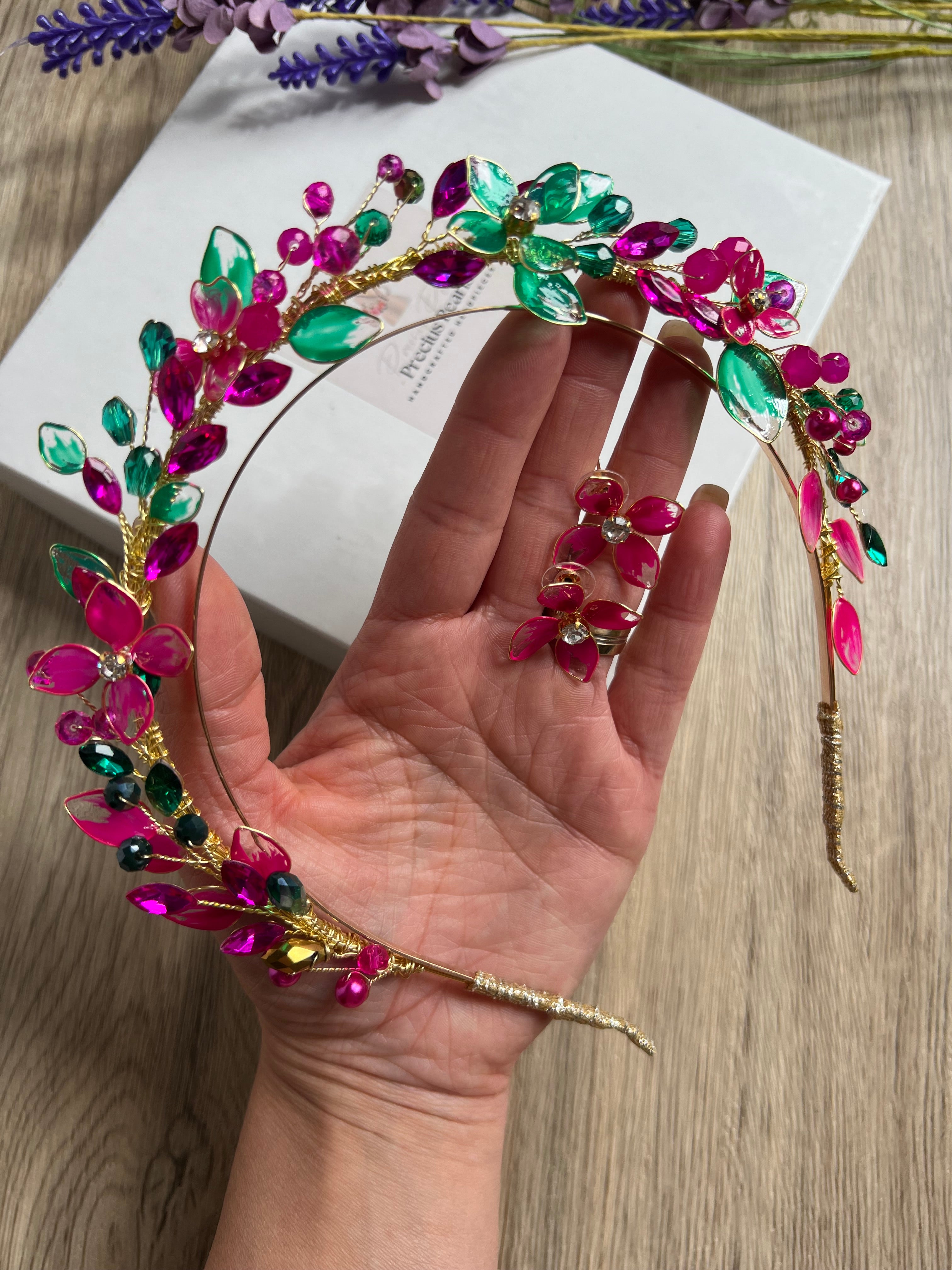 Fucshia and Green halo wedding guest headpiece Fucshia and Green halo wedding guest headpiece Precius pearls