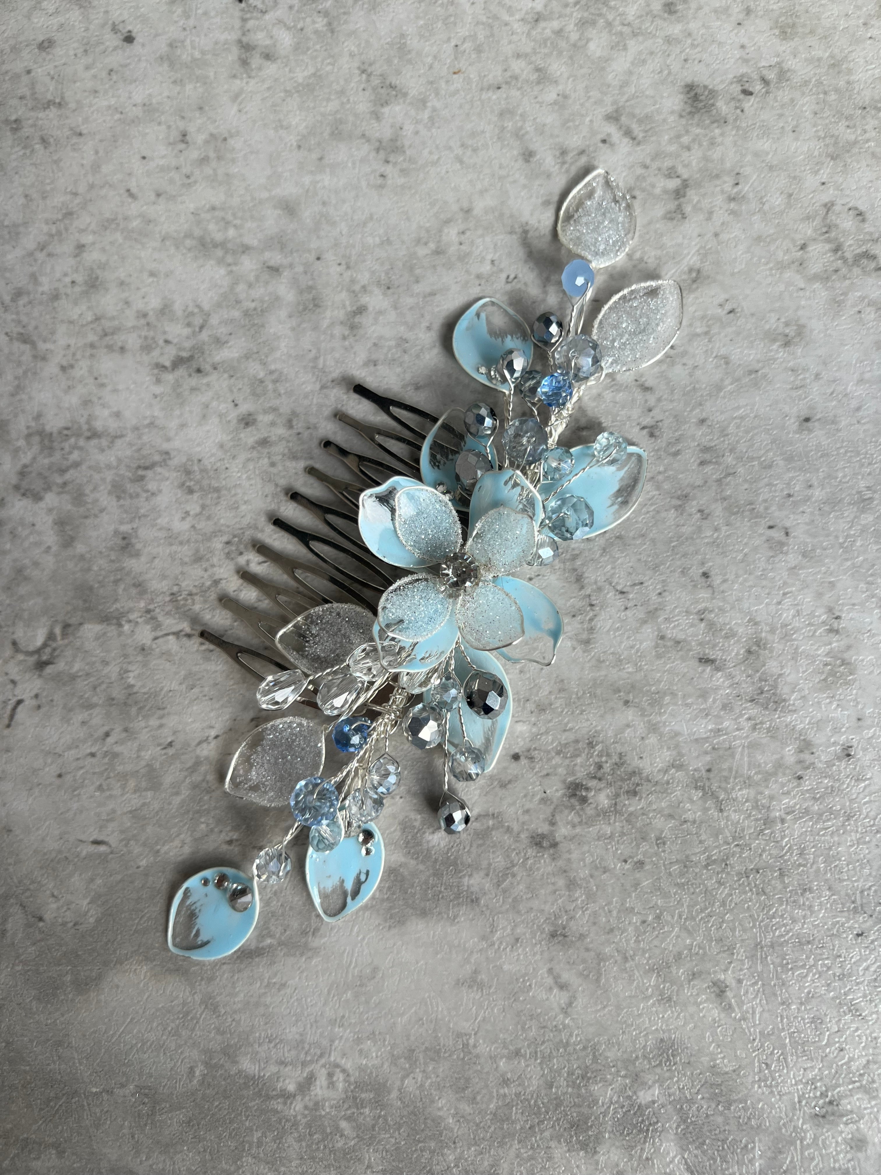 Blue wedding guest combs Blue wedding guest combs Precius pearls