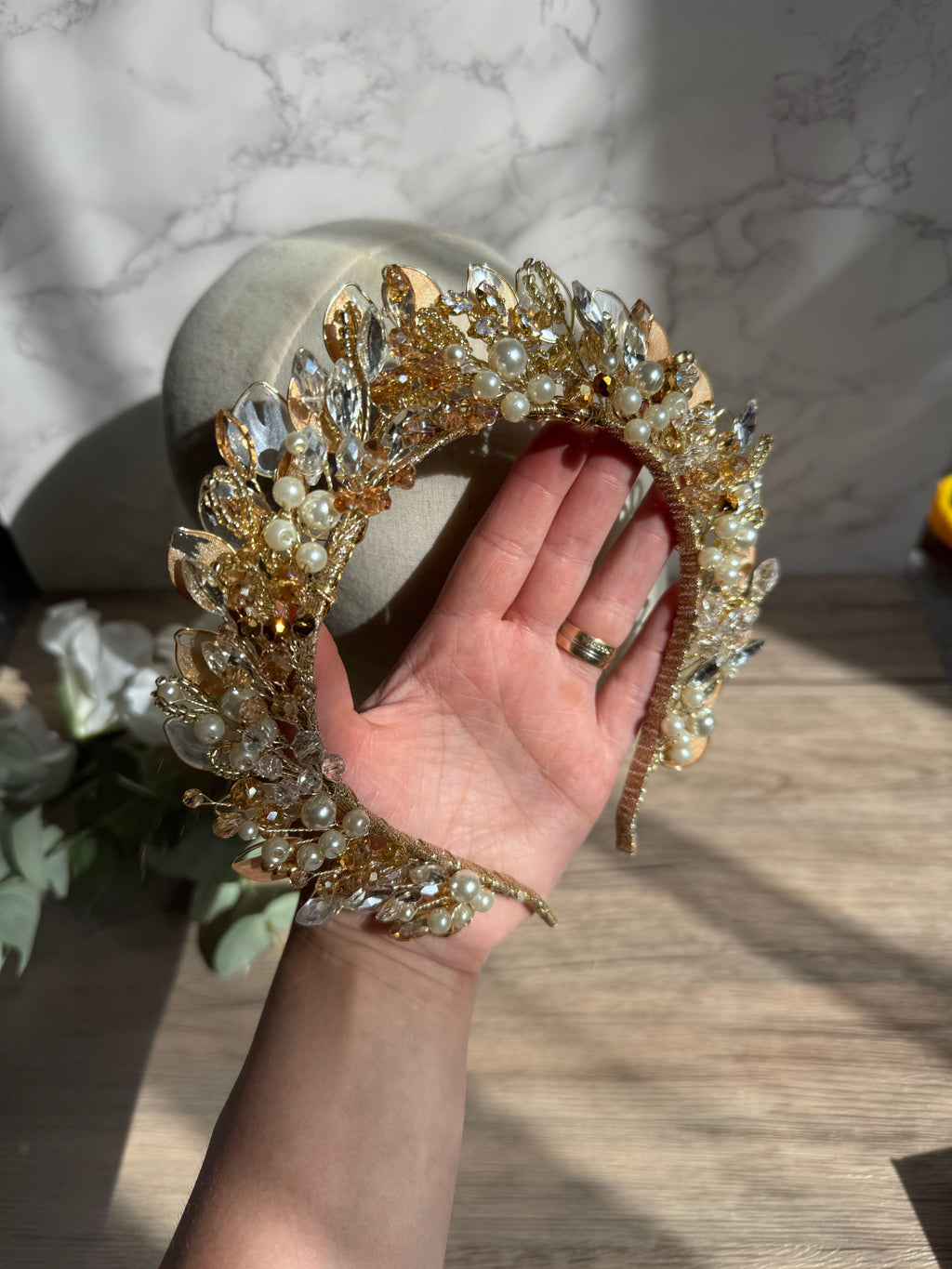 Alice Crown in Gold and Pearl Alice Crown in Gold and Pearl Precius pearls