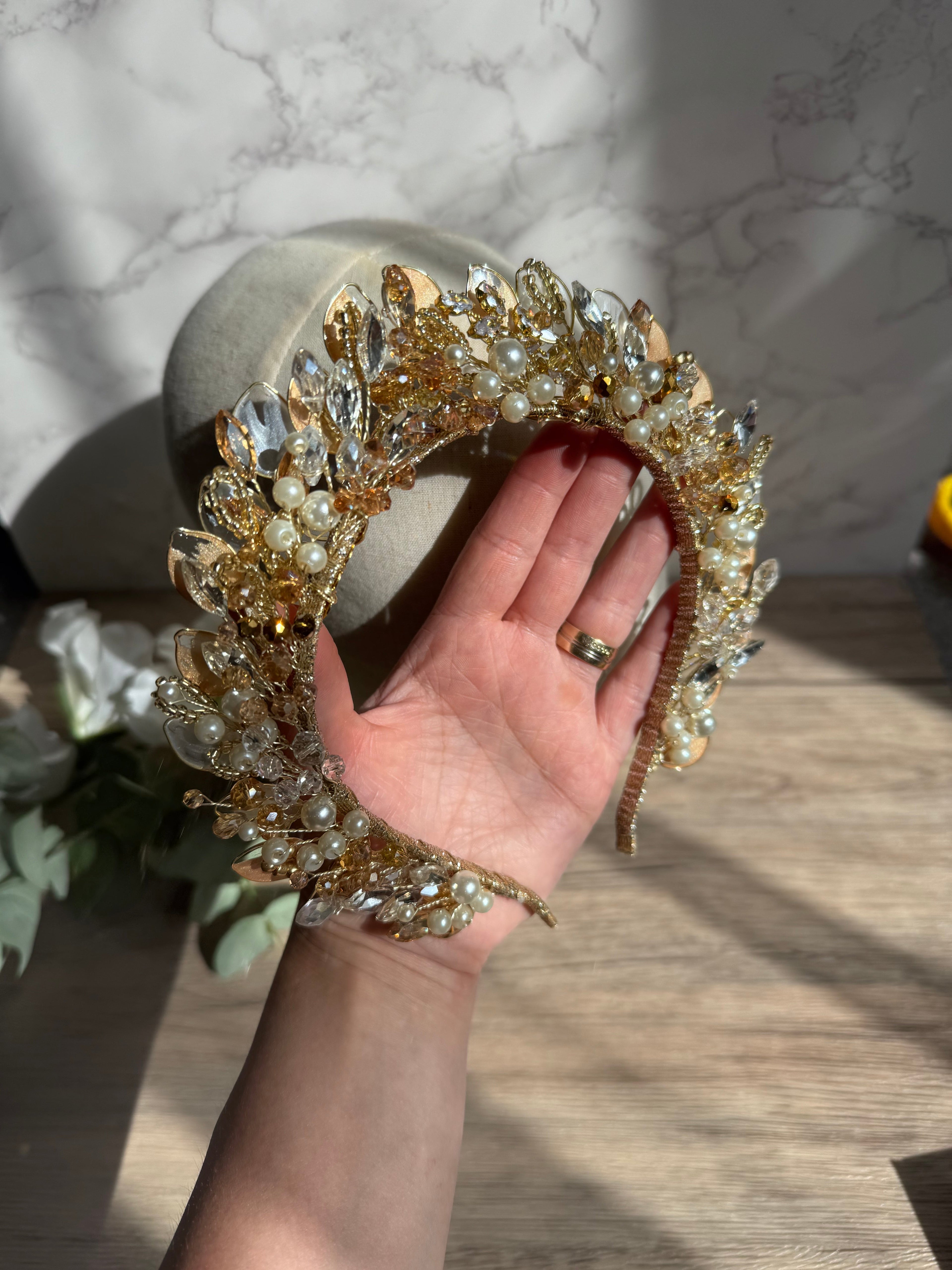 Alice Crown in Gold and Pearl Alice Crown in Gold and Pearl Precius pearls