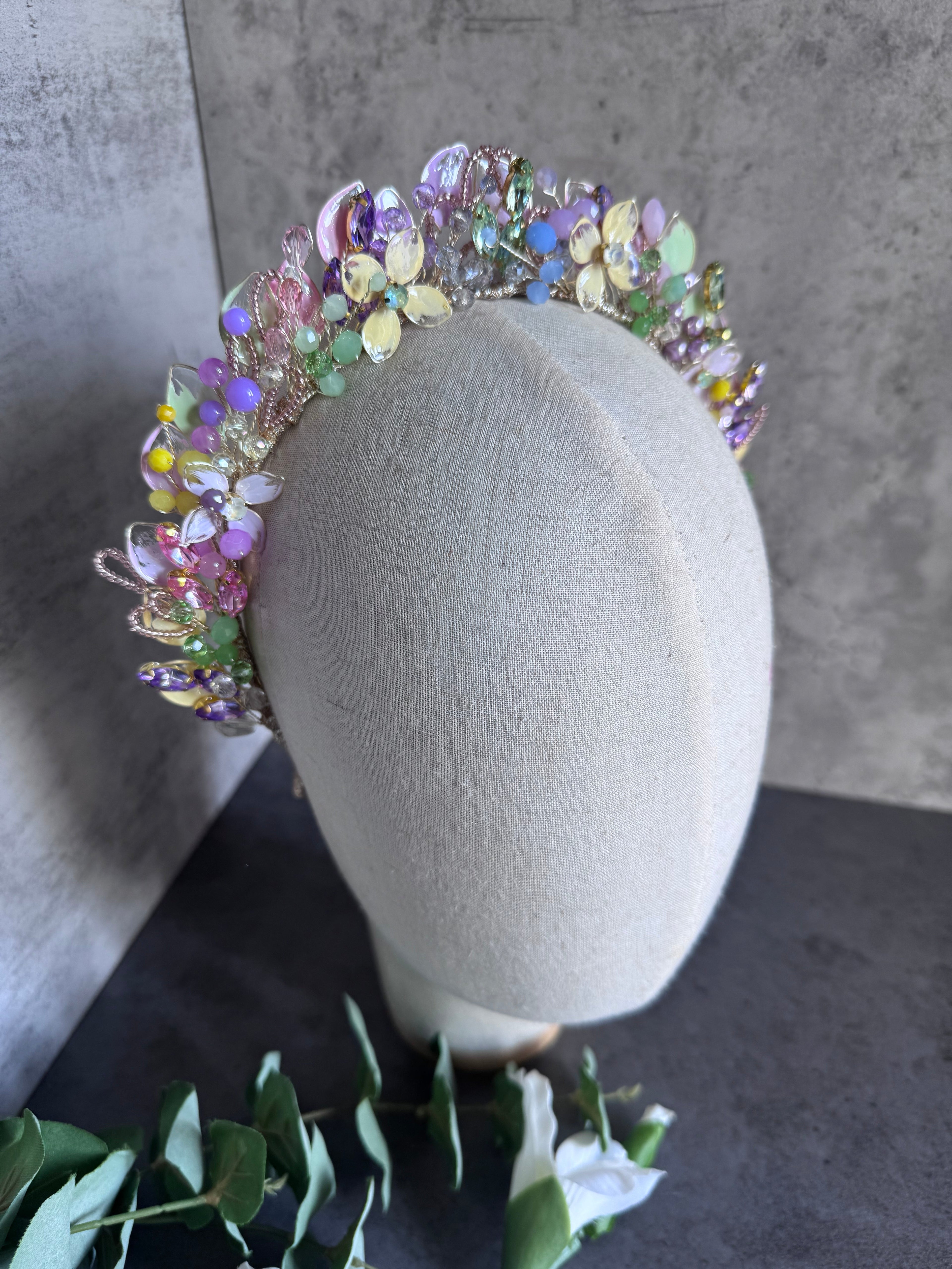 Spring Pointed crown Spring Pointed crown Precius pearls