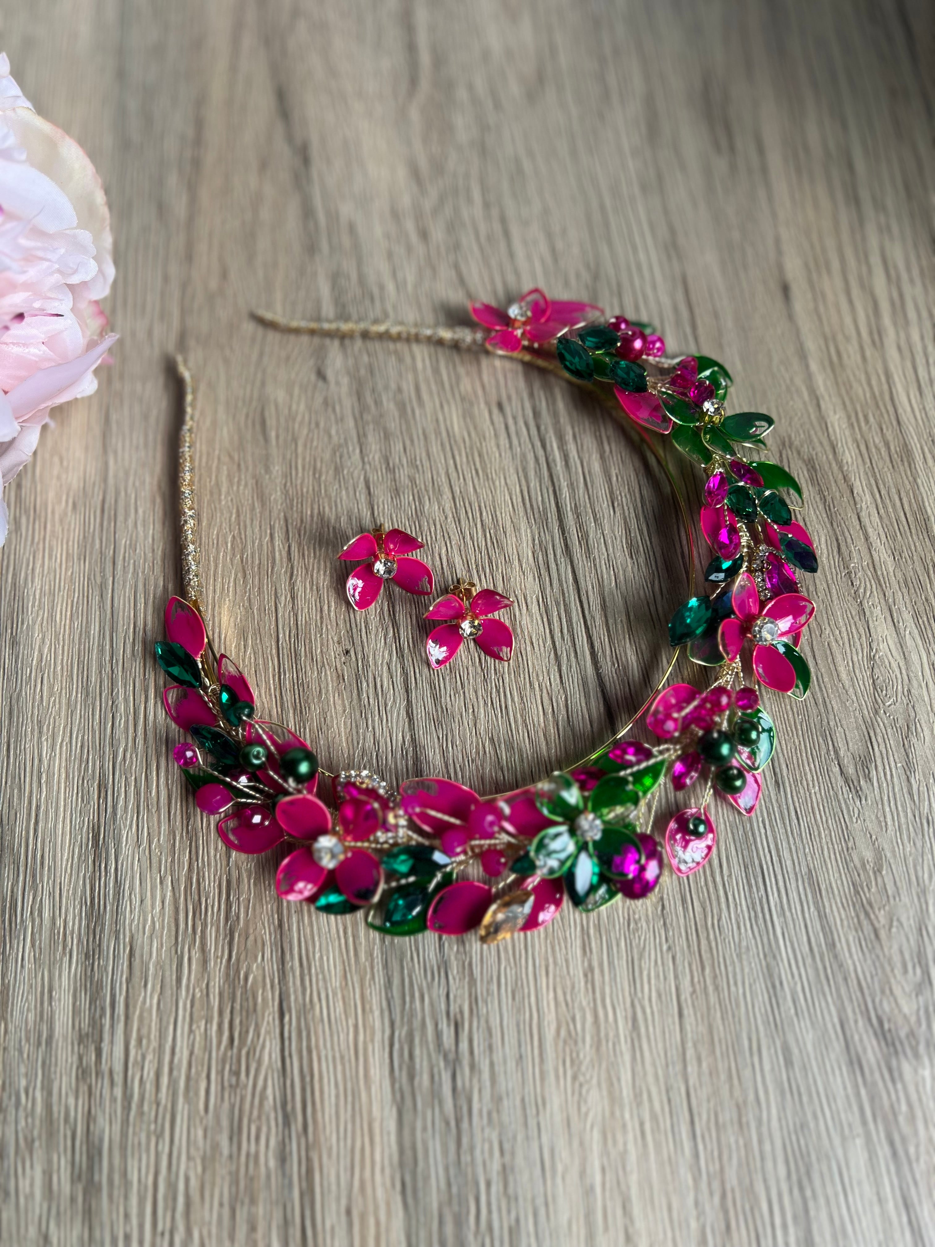 Fucshia and Green halo wedding guest headpiece Fucshia and Green halo wedding guest headpiece Precius pearls