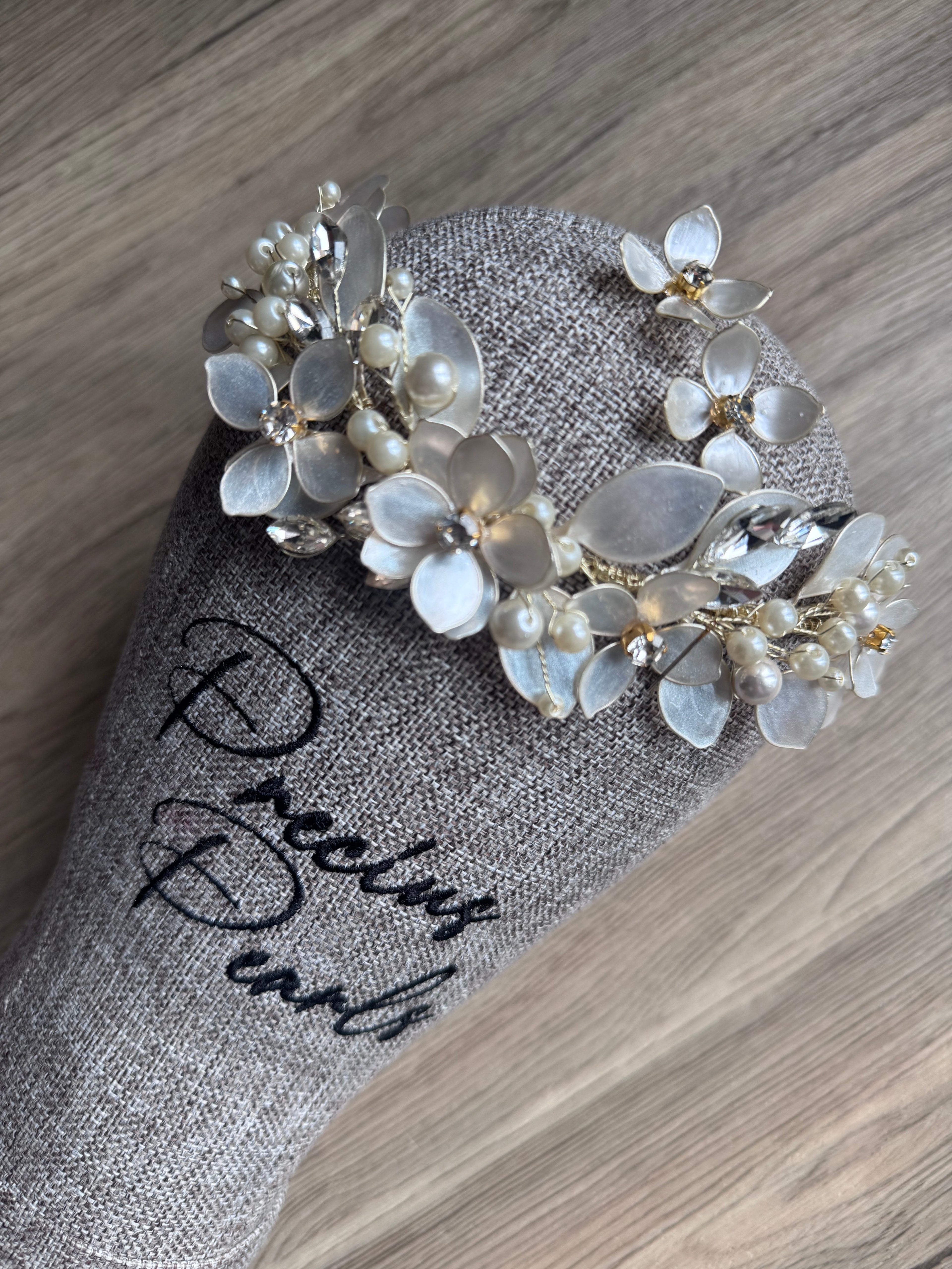 Aurelia vine Aurelia vine Precius pearls