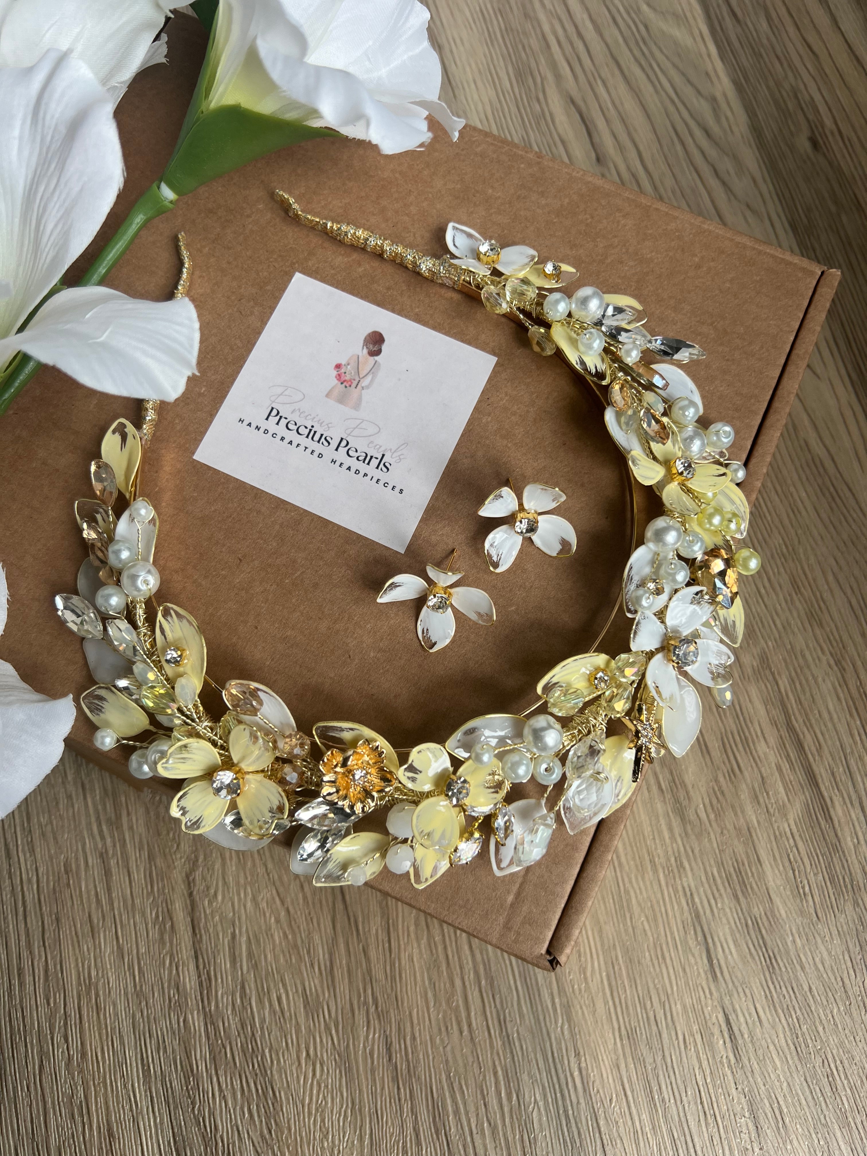 Yellow and White stunning wedding guest halo headpiece Yellow and White stunning wedding guest halo headpiece Precius pearls