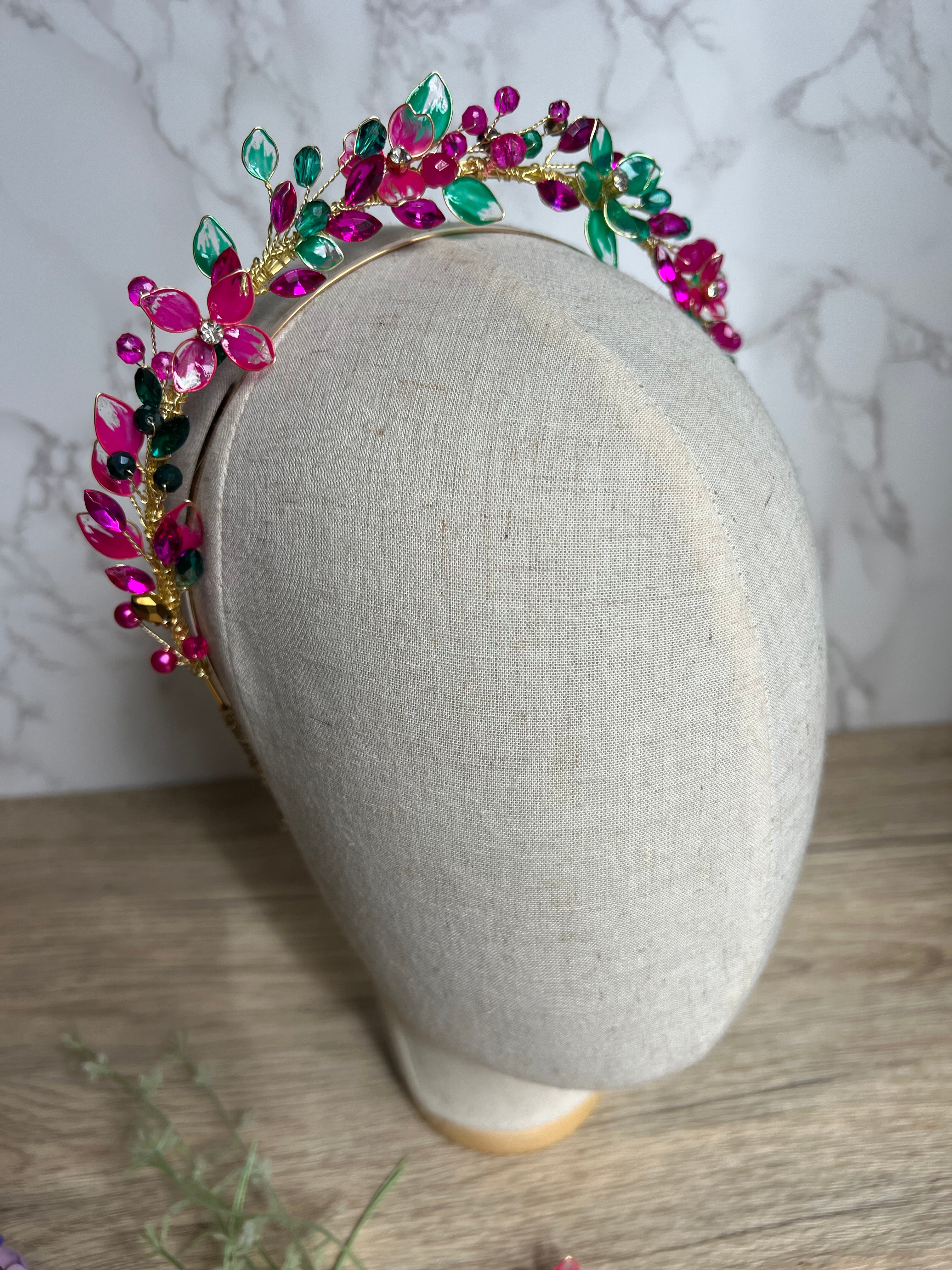 Fucshia and Green halo wedding guest headpiece Fucshia and Green halo wedding guest headpiece Precius pearls