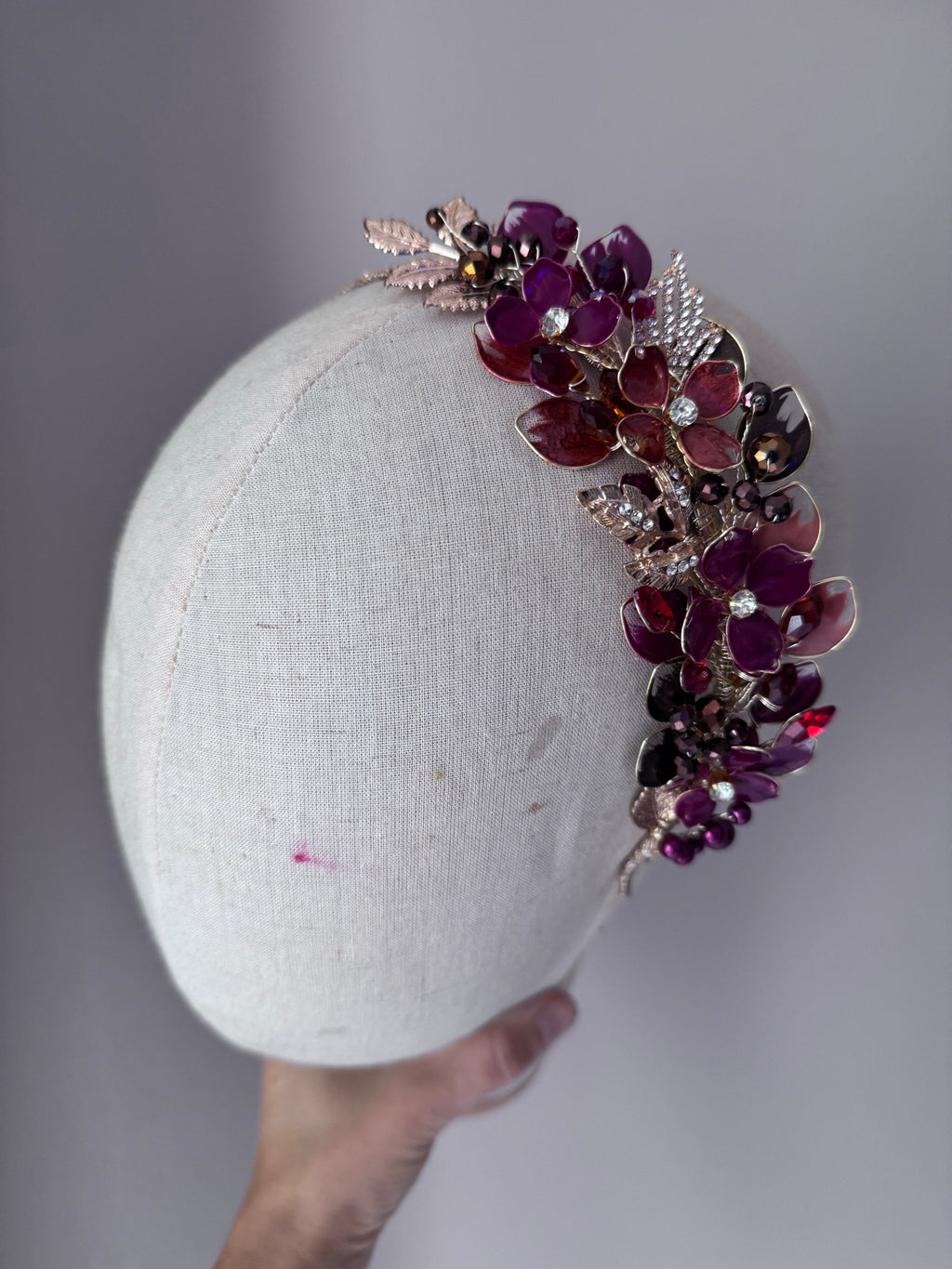Burgundy and Brown side Heapdiece Burgundy and Brown side Heapdiece Precius pearls