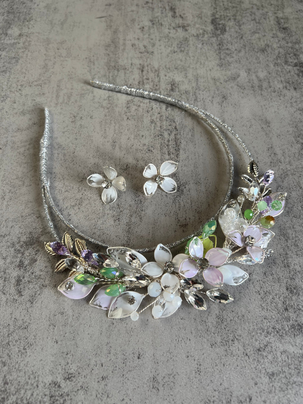 White, lilac and green half halo White, lilac and green half halo Precius pearls