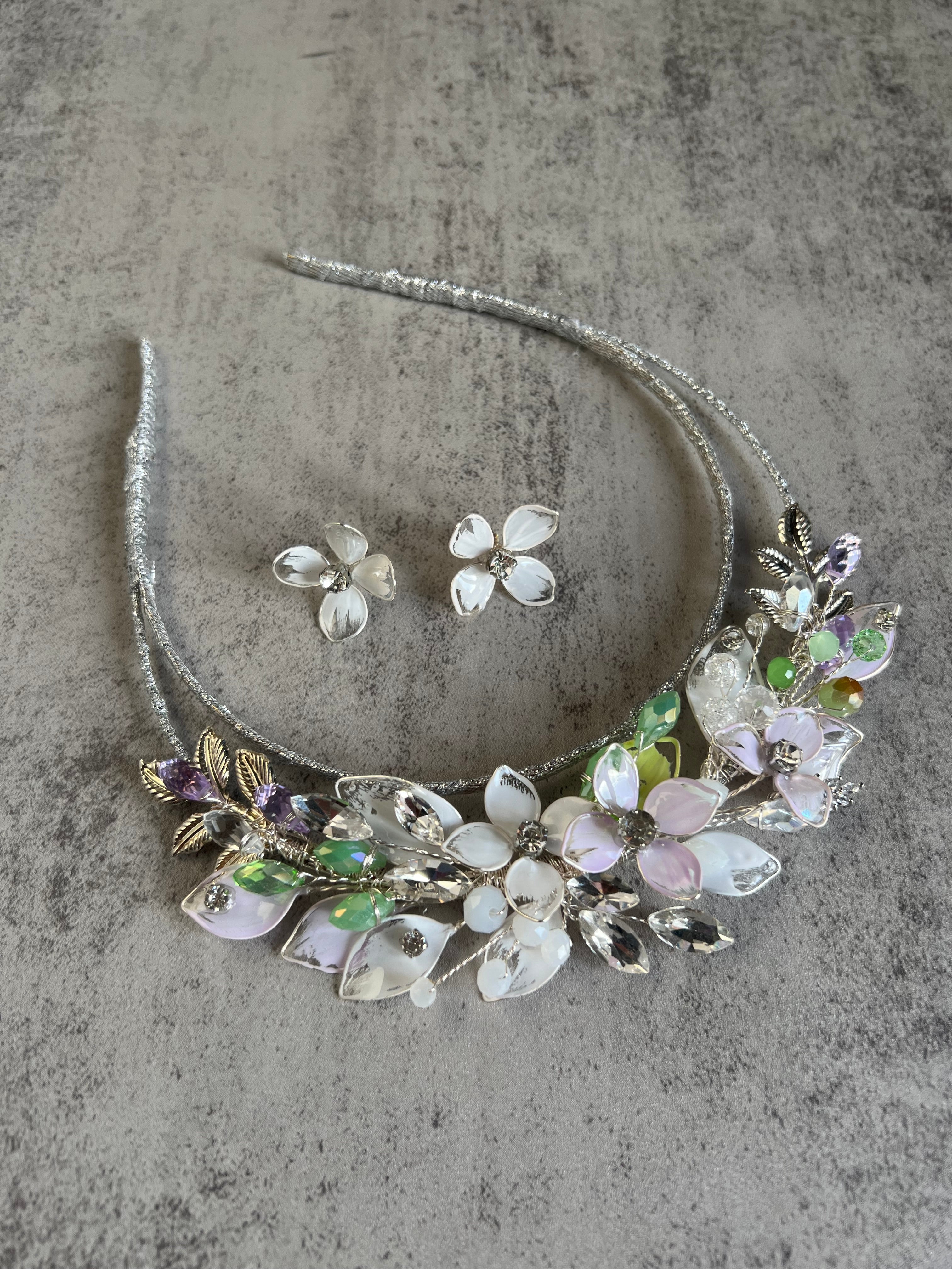 White, lilac and green half halo White, lilac and green half halo Precius pearls