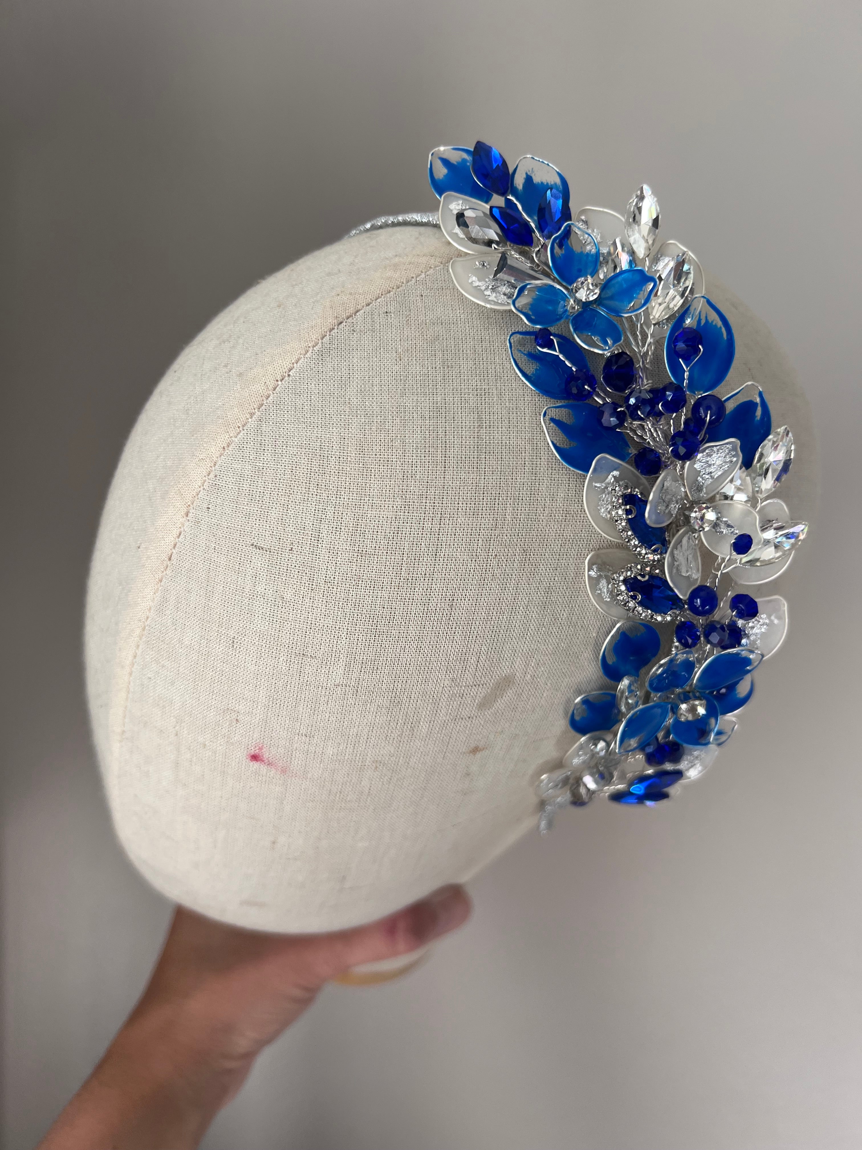 Blue and Silver side headpiece Blue and Silver side headpiece Precius pearls