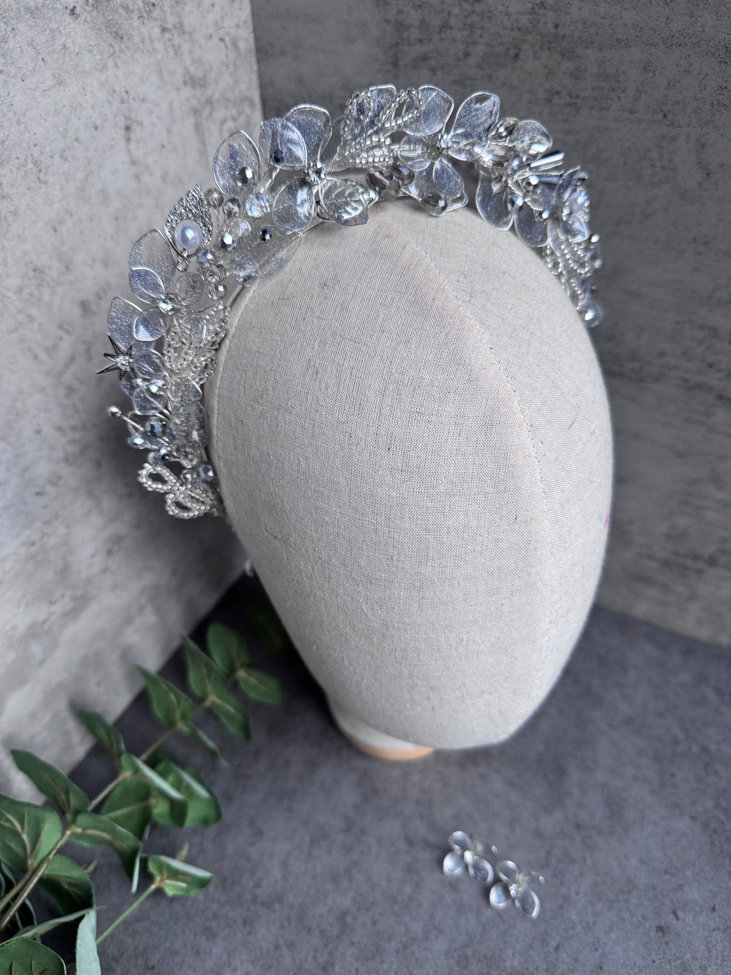 Silver Wedding guest halo Silver Wedding guest halo Precius pearls