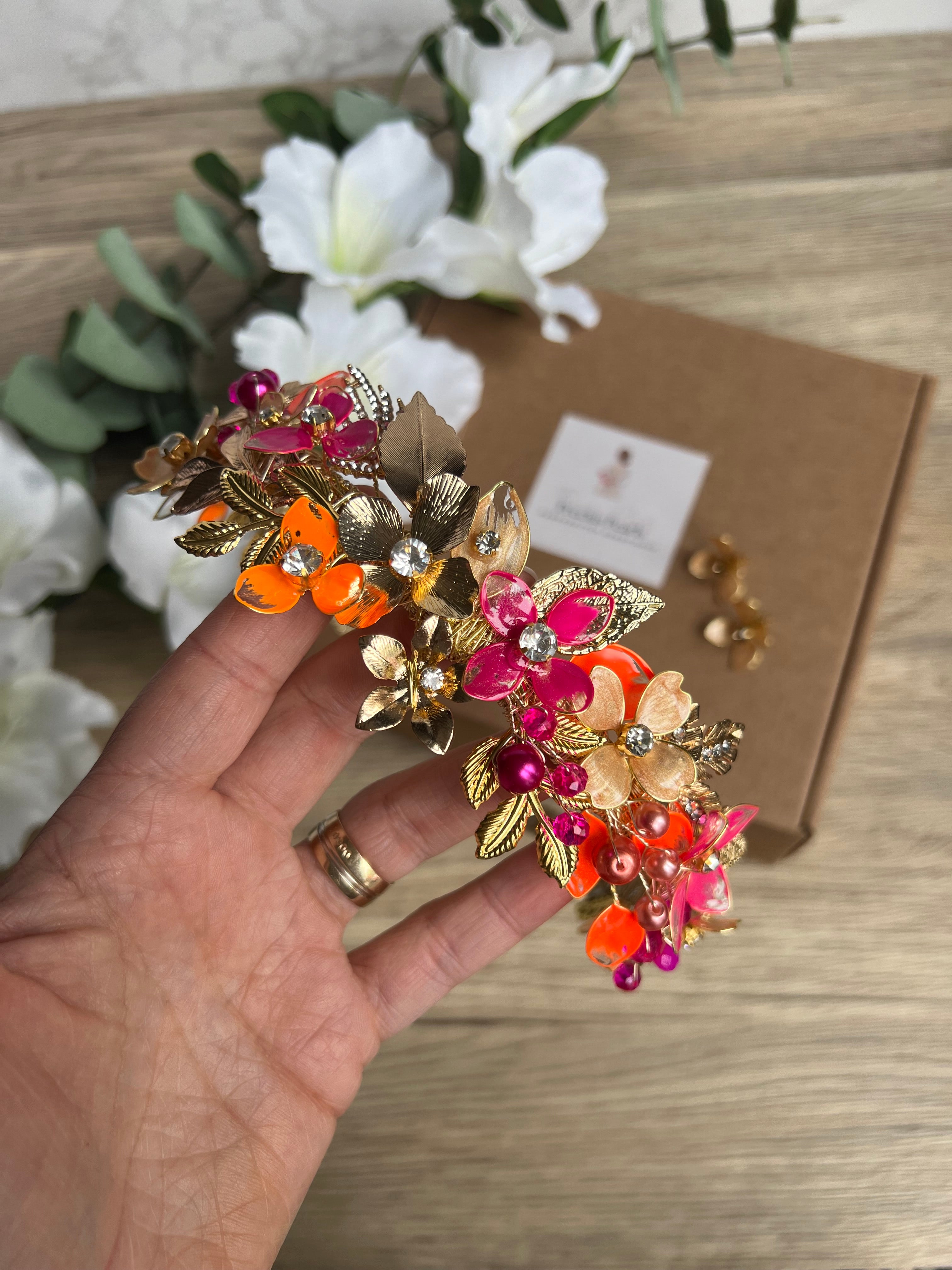 Stunning Orange and Fucshia low wedding guest headpiece Stunning Orange and Fucshia low wedding guest headpiece Precius pearls
