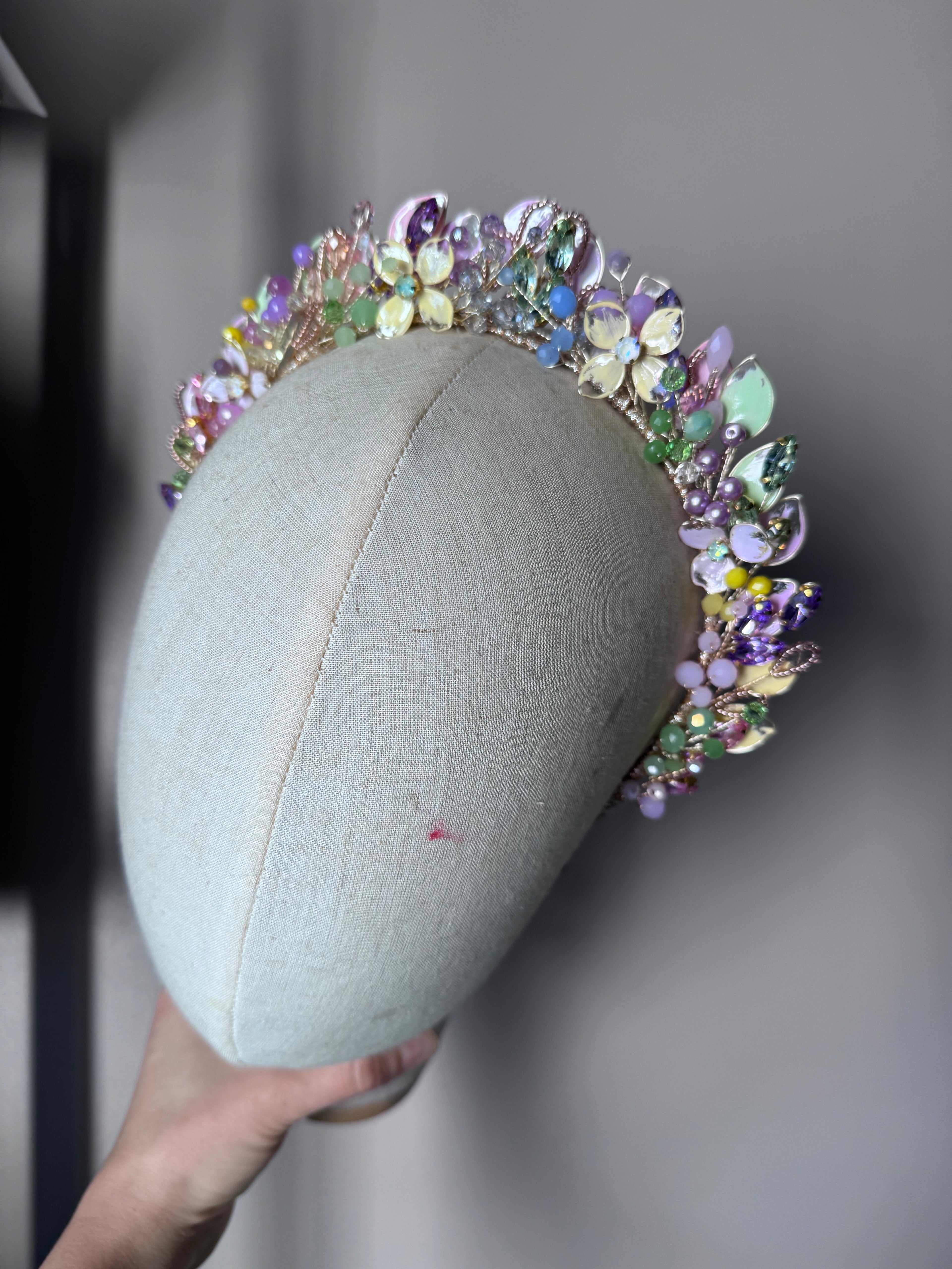Spring Pointed crown Spring Pointed crown Precius pearls