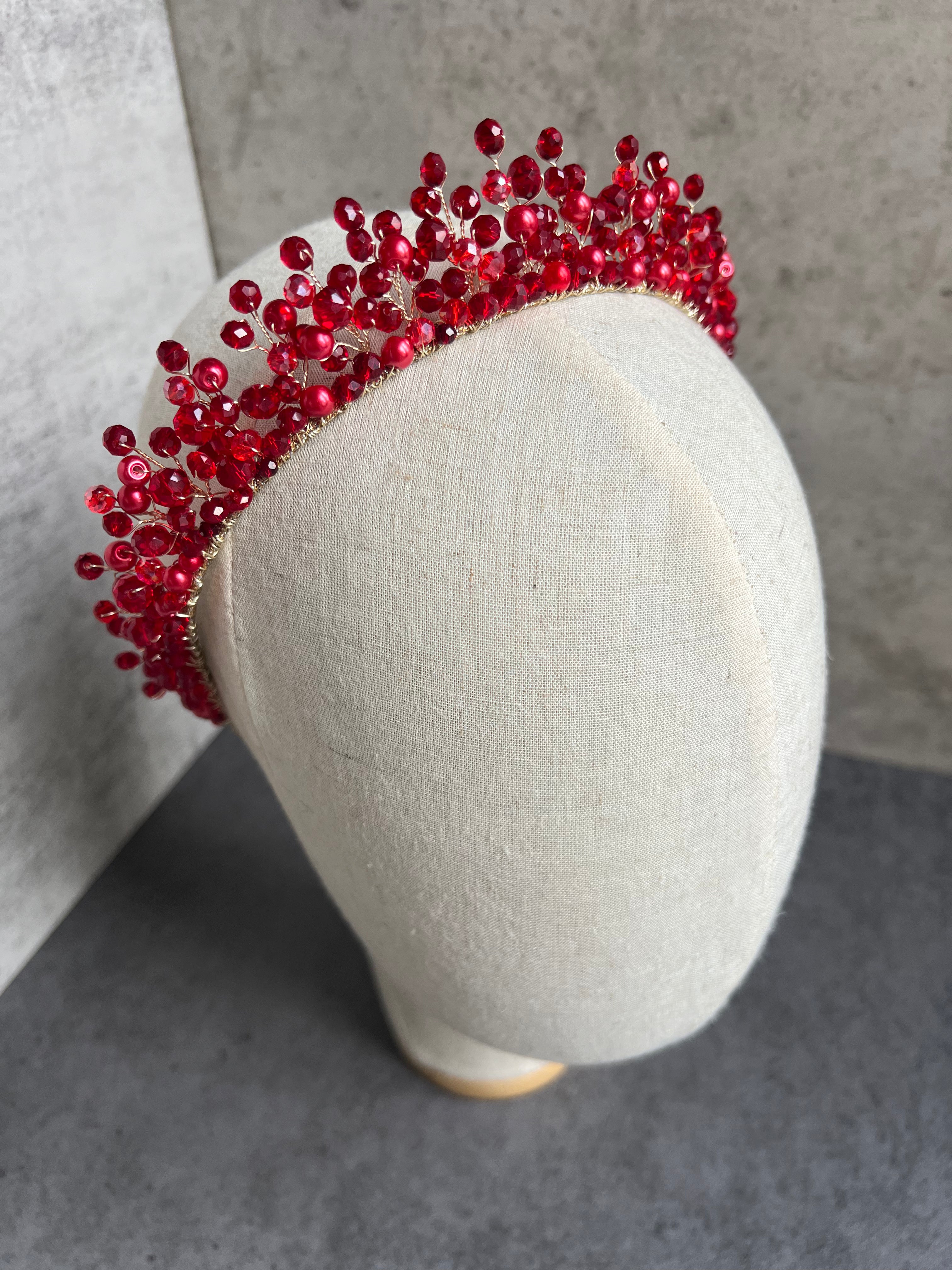 Medium height tiara Medium height tiara Precius pearls