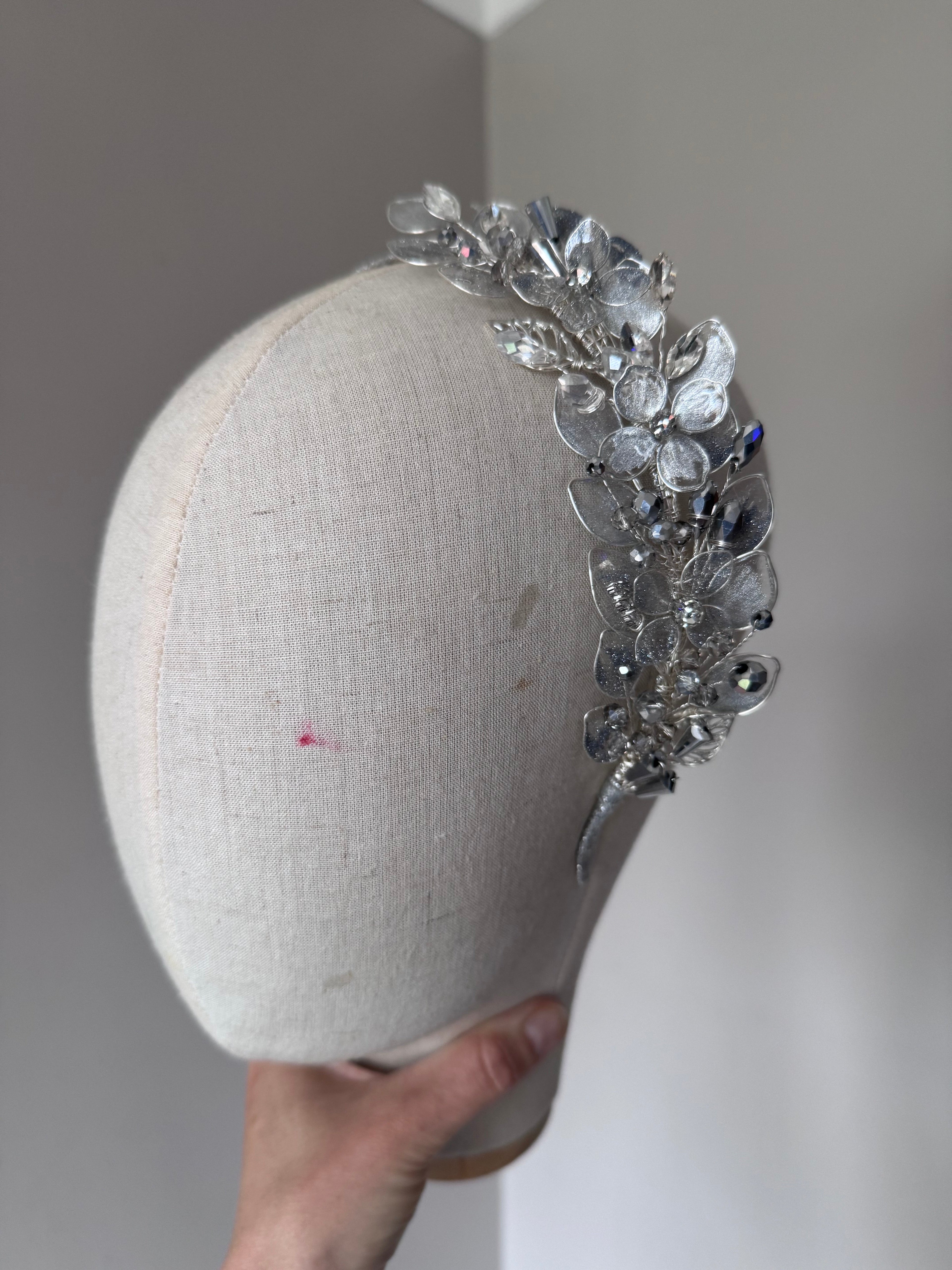 Silver side headpiece Silver side headpiece Precius pearls