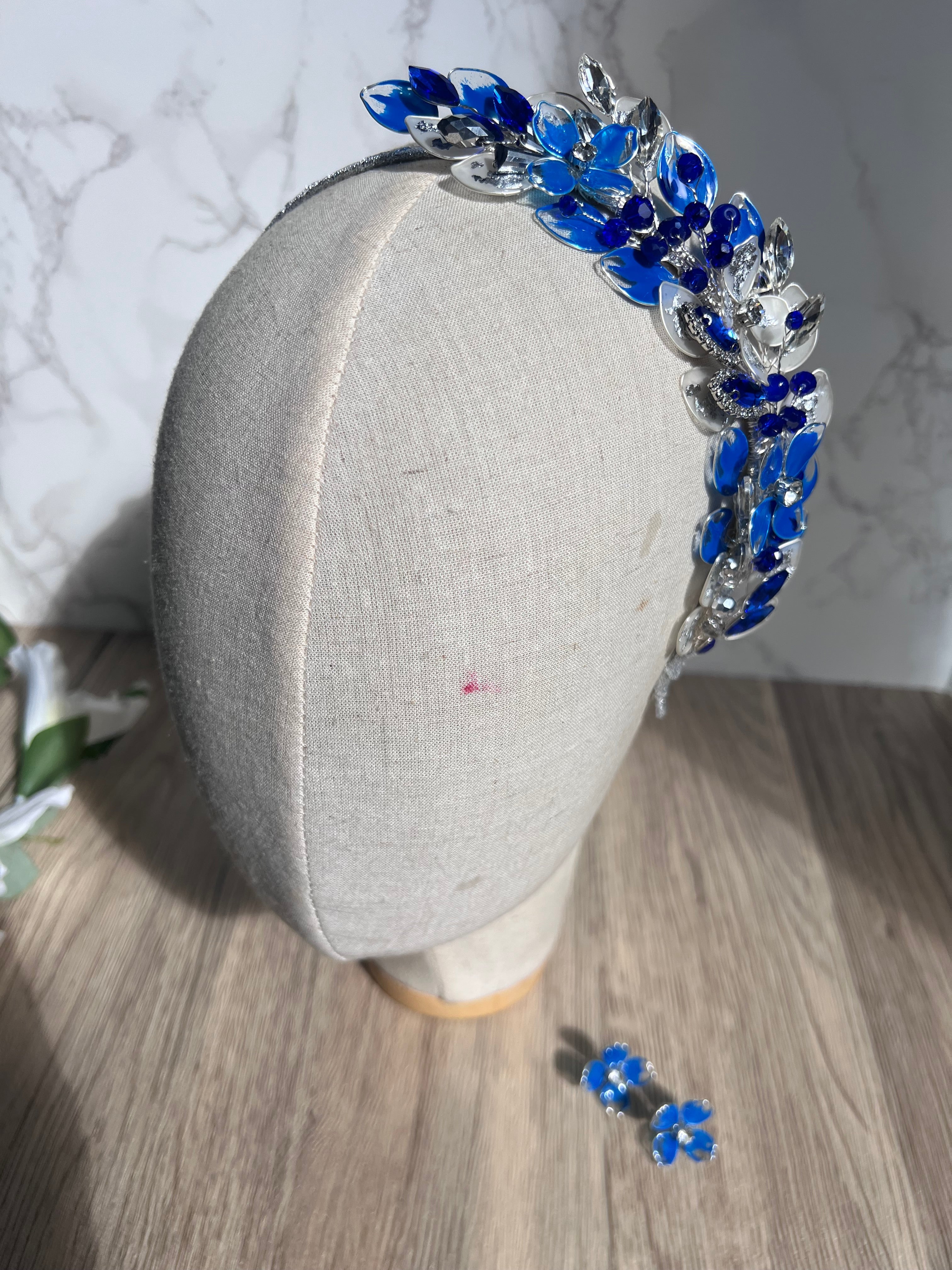 Blue and Silver side headpiece Blue and Silver side headpiece Precius pearls