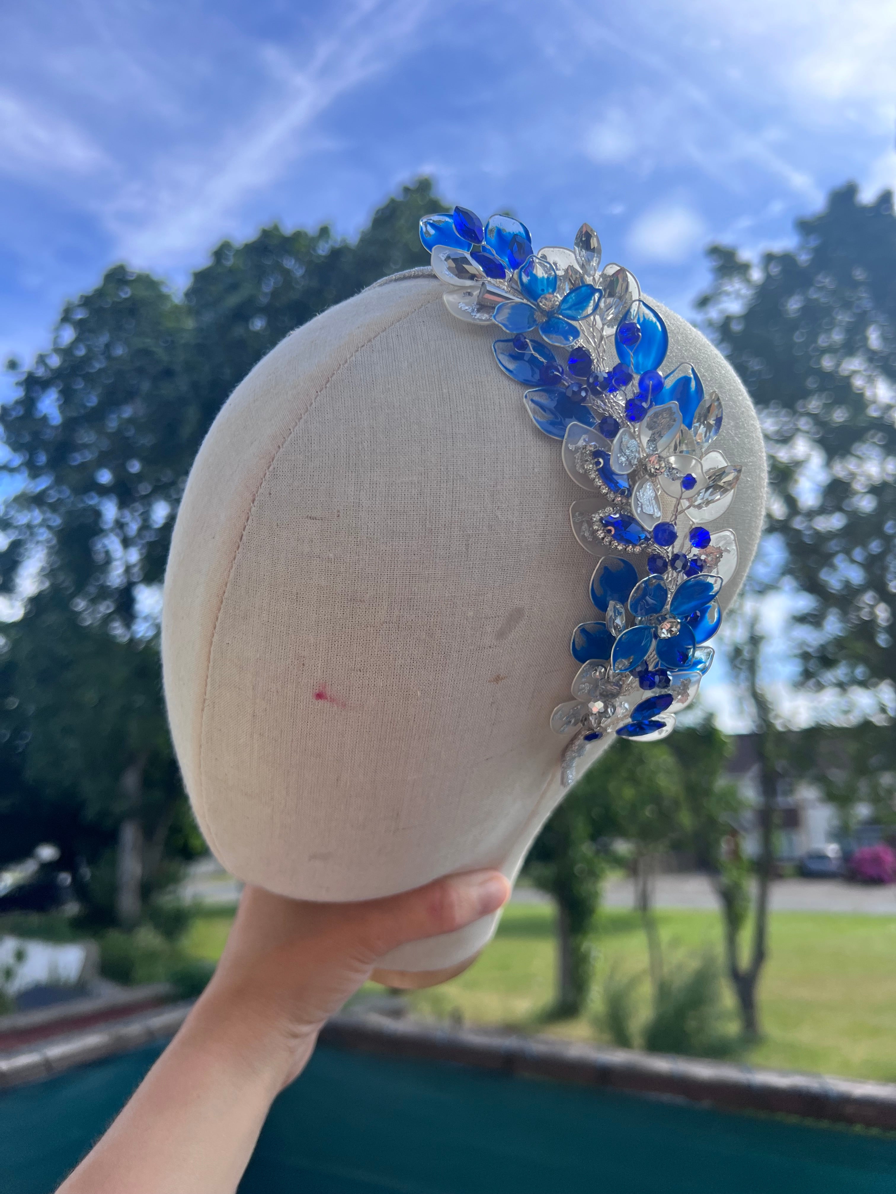 Blue and Silver side headpiece Blue and Silver side headpiece Precius pearls