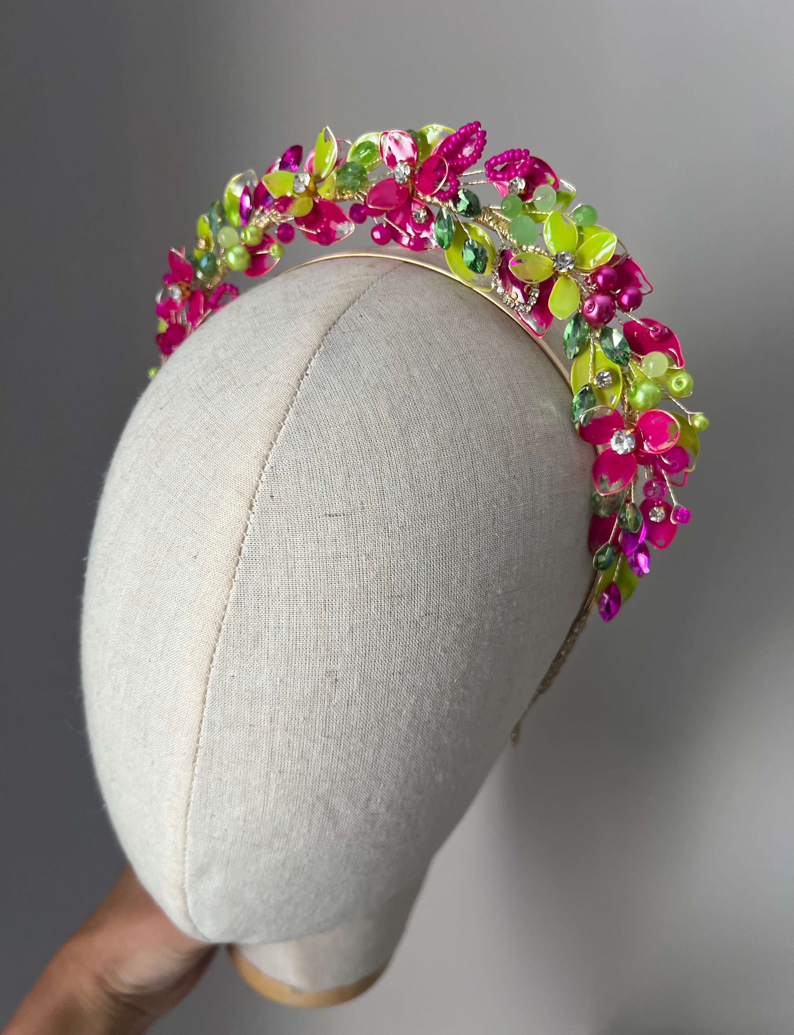 Stunning Fucshia and Lime wedding guest headpiece Stunning Fucshia and Lime wedding guest headpiece Precius pearls