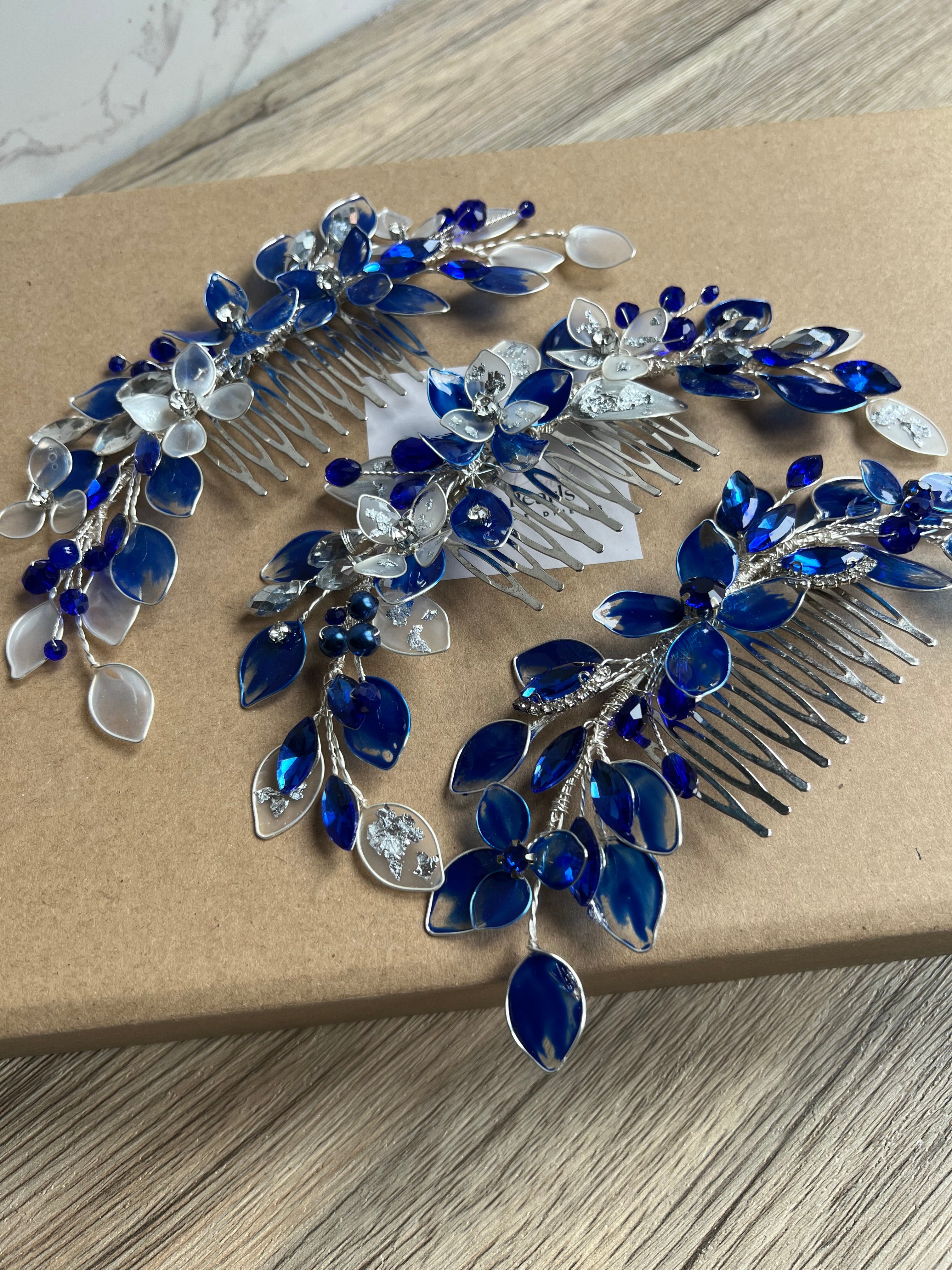 Blue vines Blue vines Precius pearls