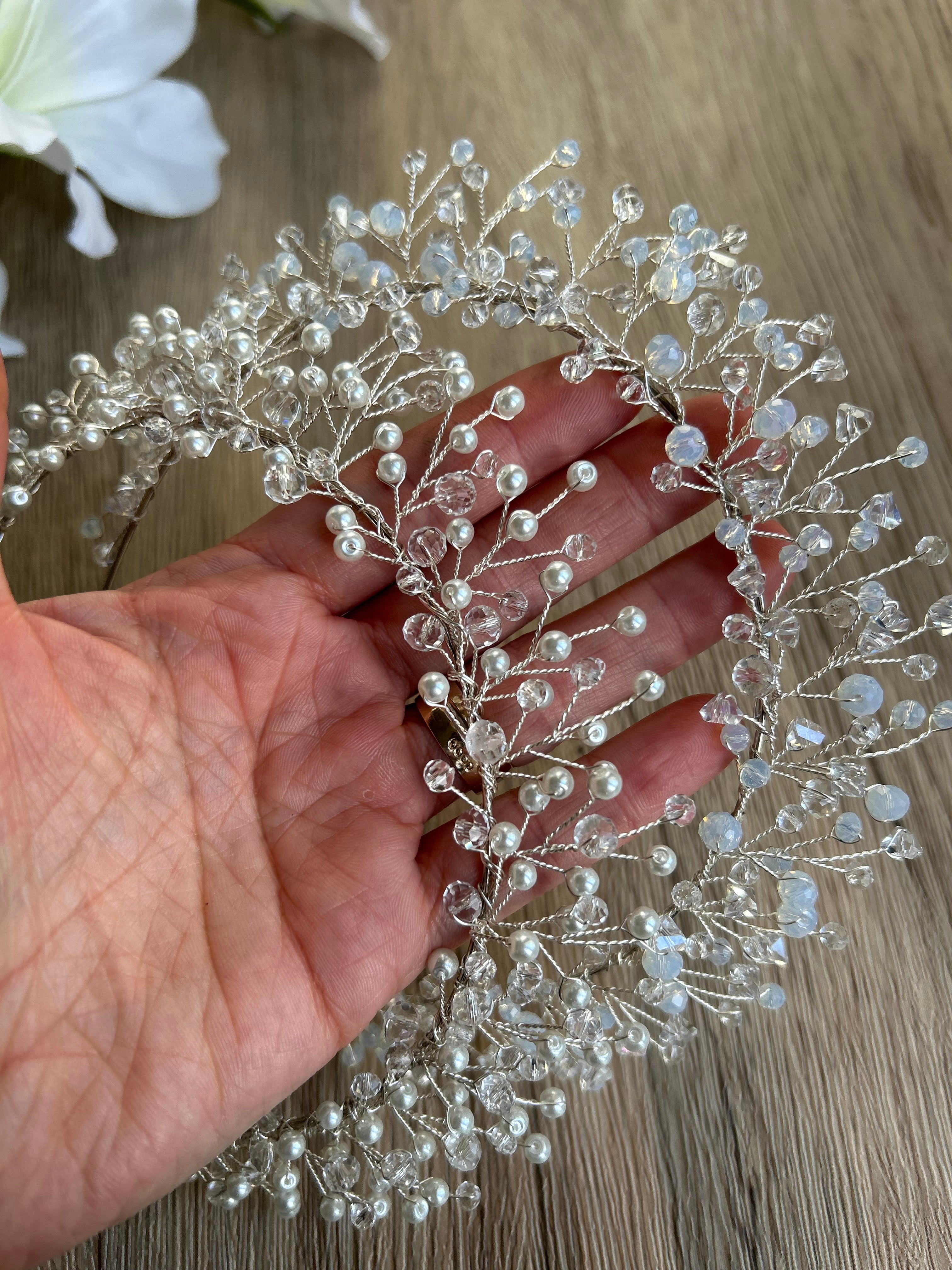 Delicate crystals and pearl tiara Delicate crystals and pearl tiara Precius pearls