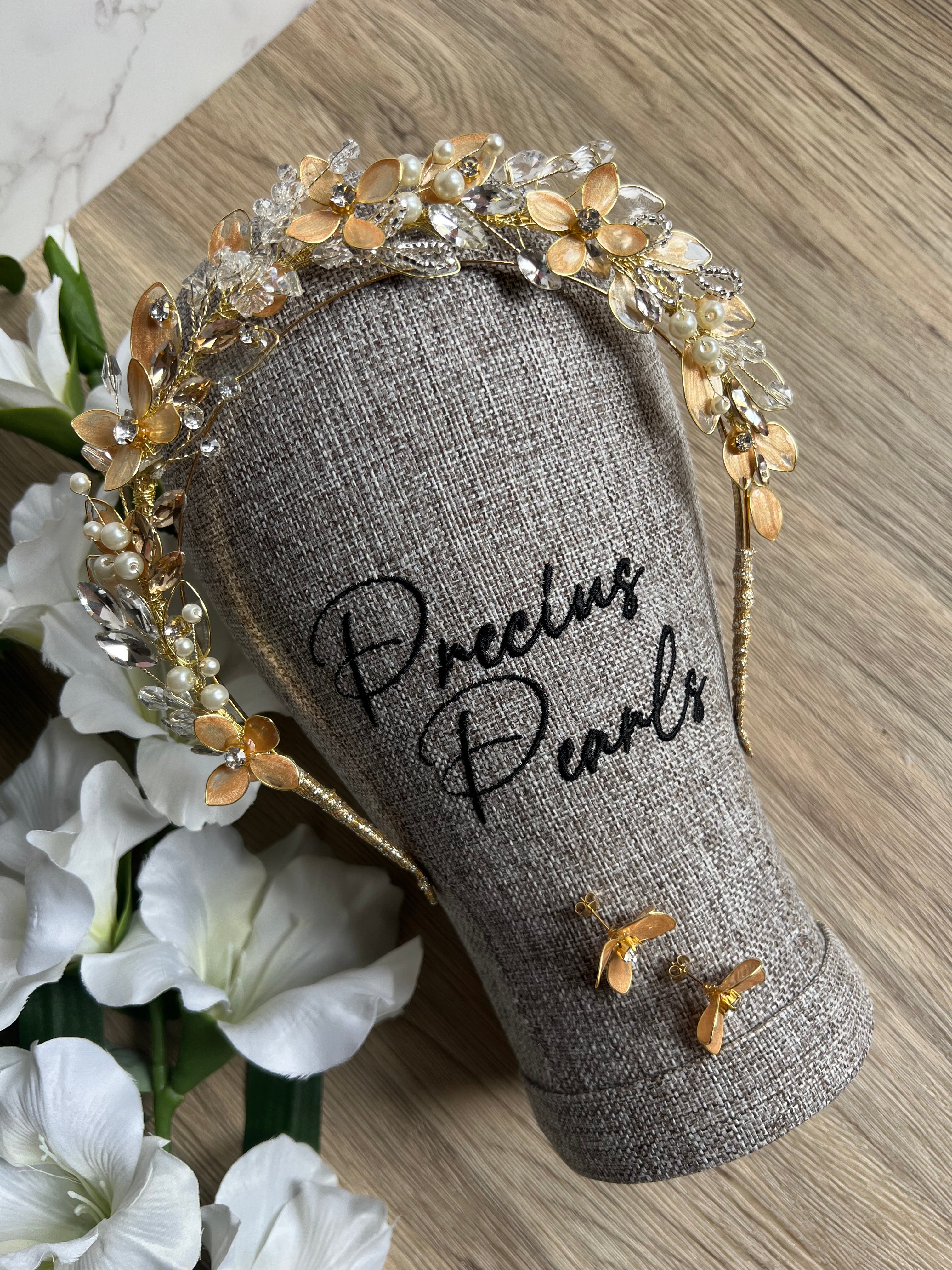 Golden leaf and flower wedding guest headpiece Golden leaf and flower wedding guest headpiece Precius pearls