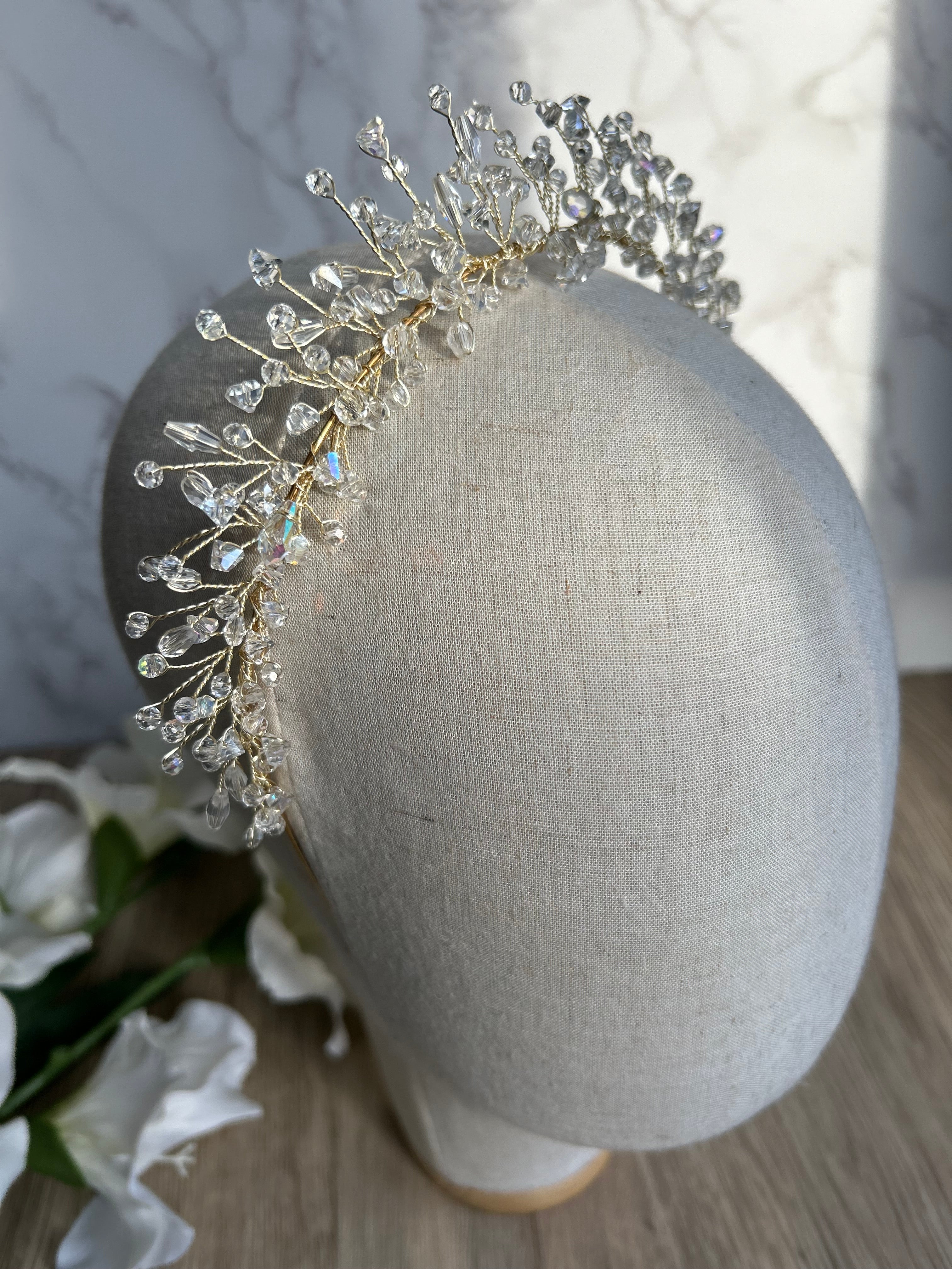 Delicate crystals and pearl tiara Delicate crystals and pearl tiara Precius pearls