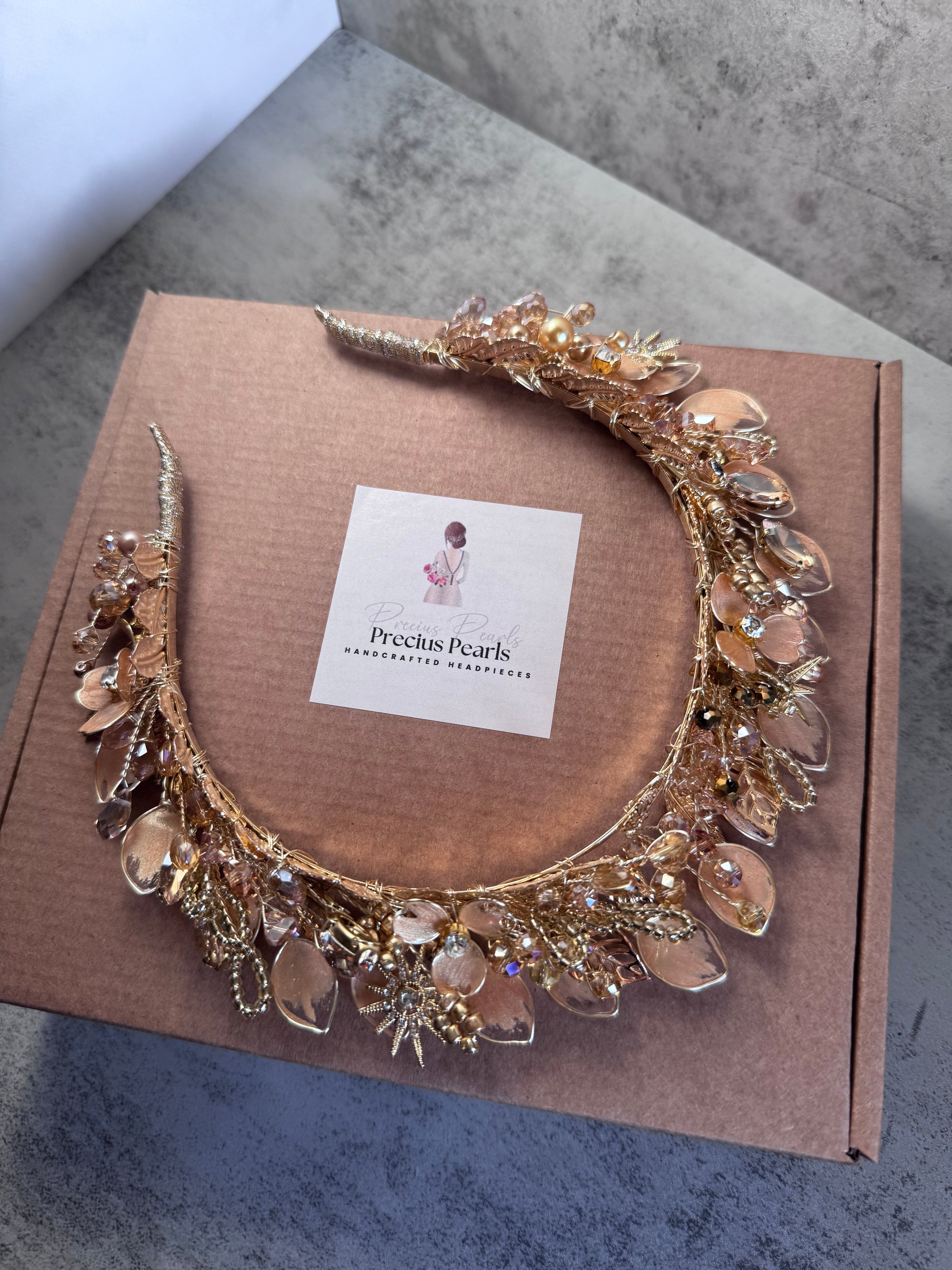 Golden Elegance Crown Golden Elegance Crown Precius pearls