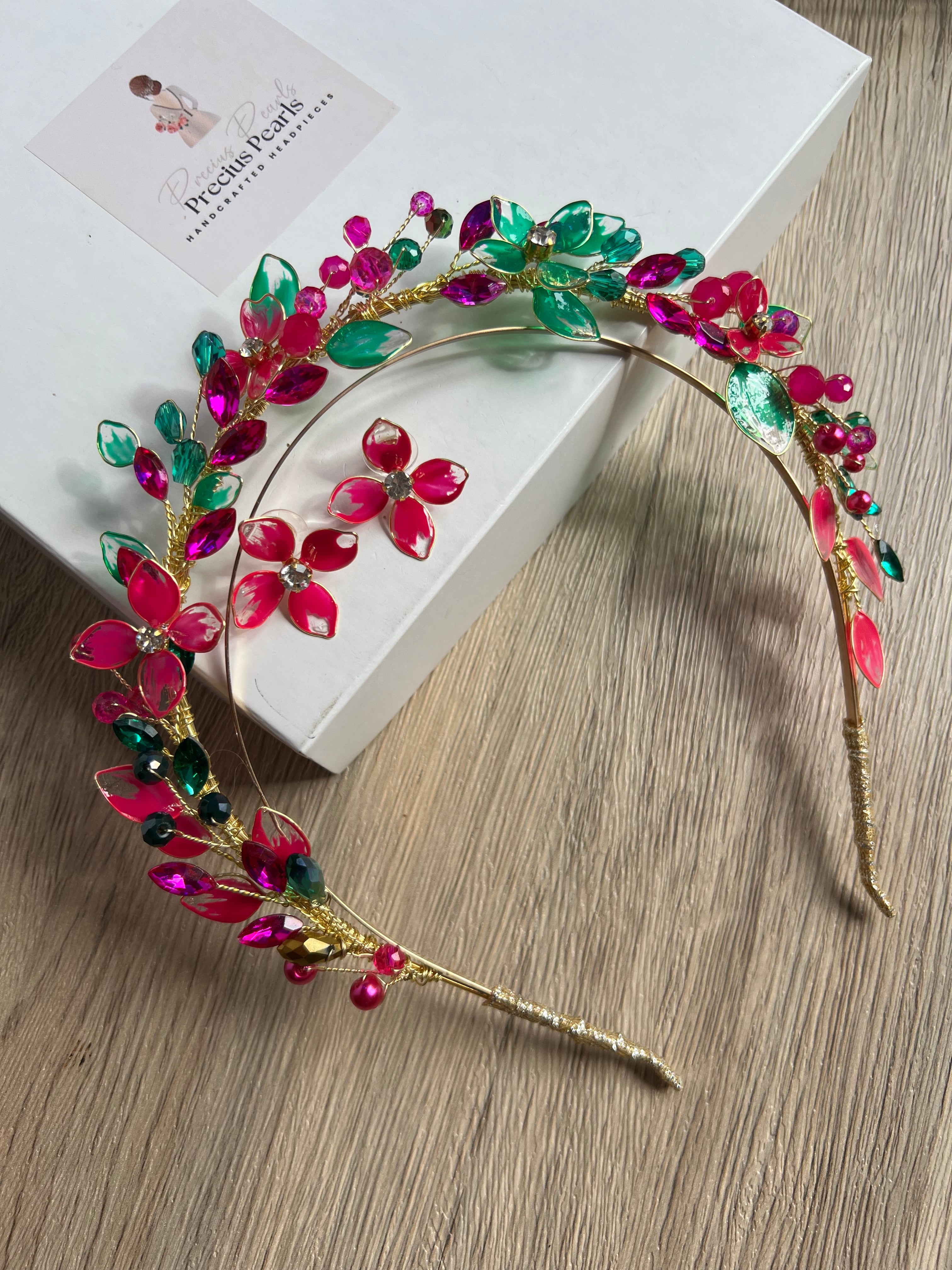 Fucshia and Green halo wedding guest headpiece Fucshia and Green halo wedding guest headpiece Precius pearls