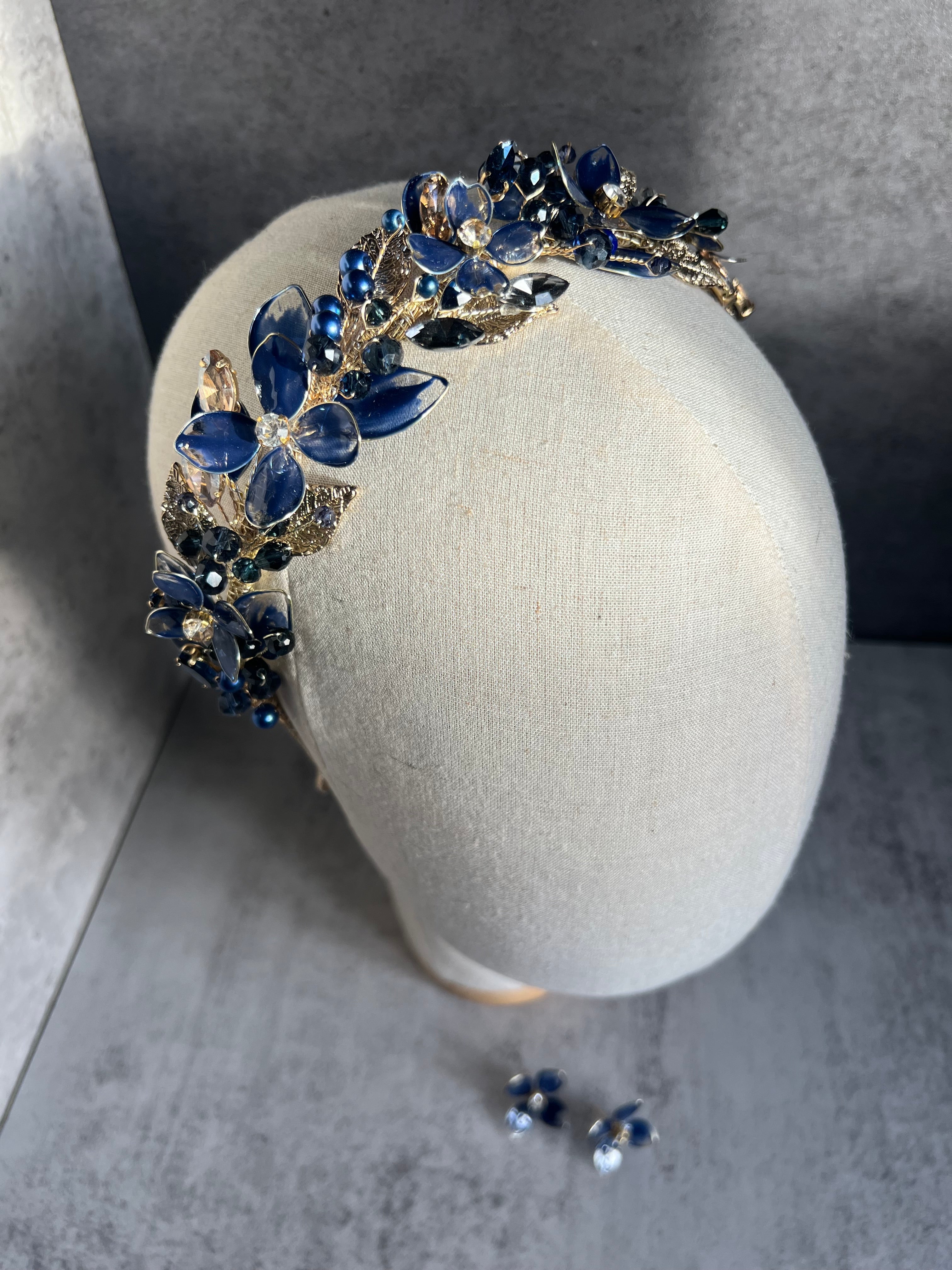 Navy and Gold headpiece Navy and Gold headpiece Precius pearls