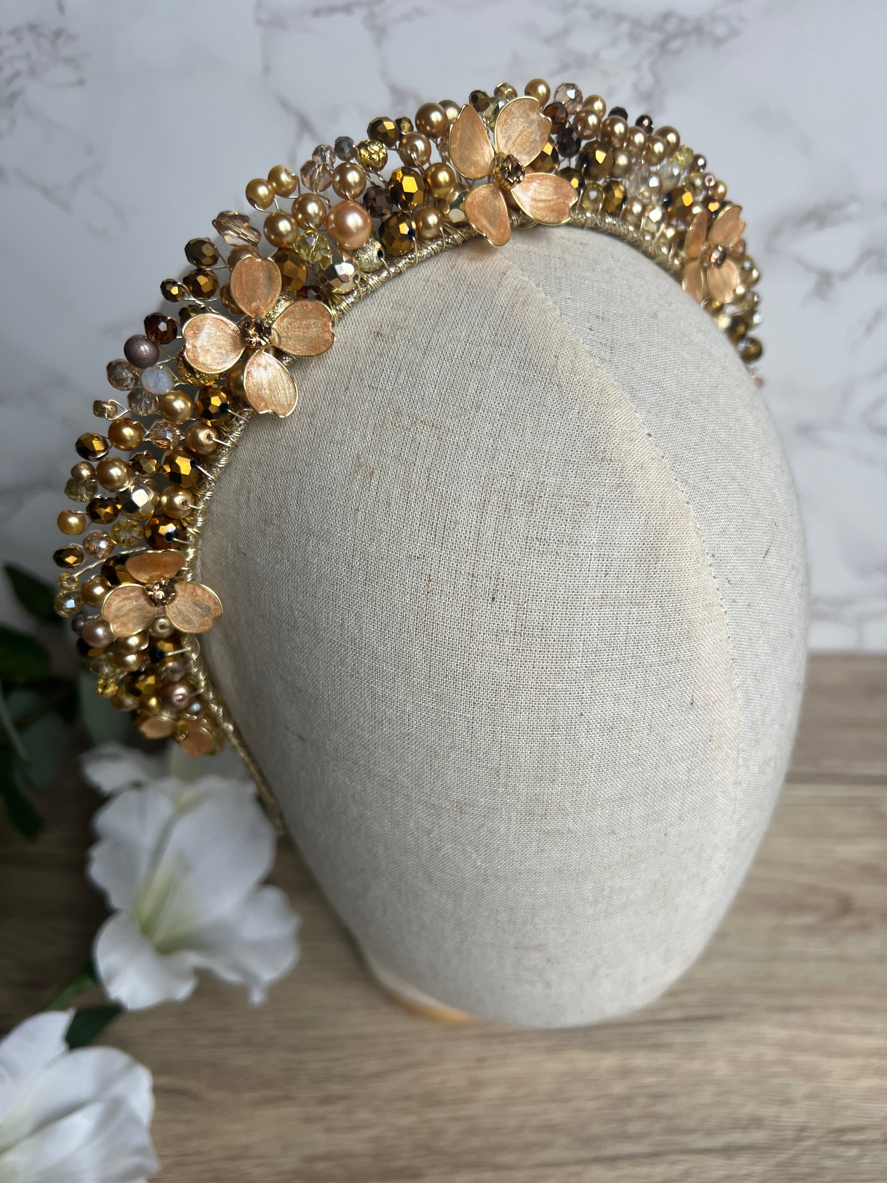 Golden Flora crown Golden Flora crown Precius pearls
