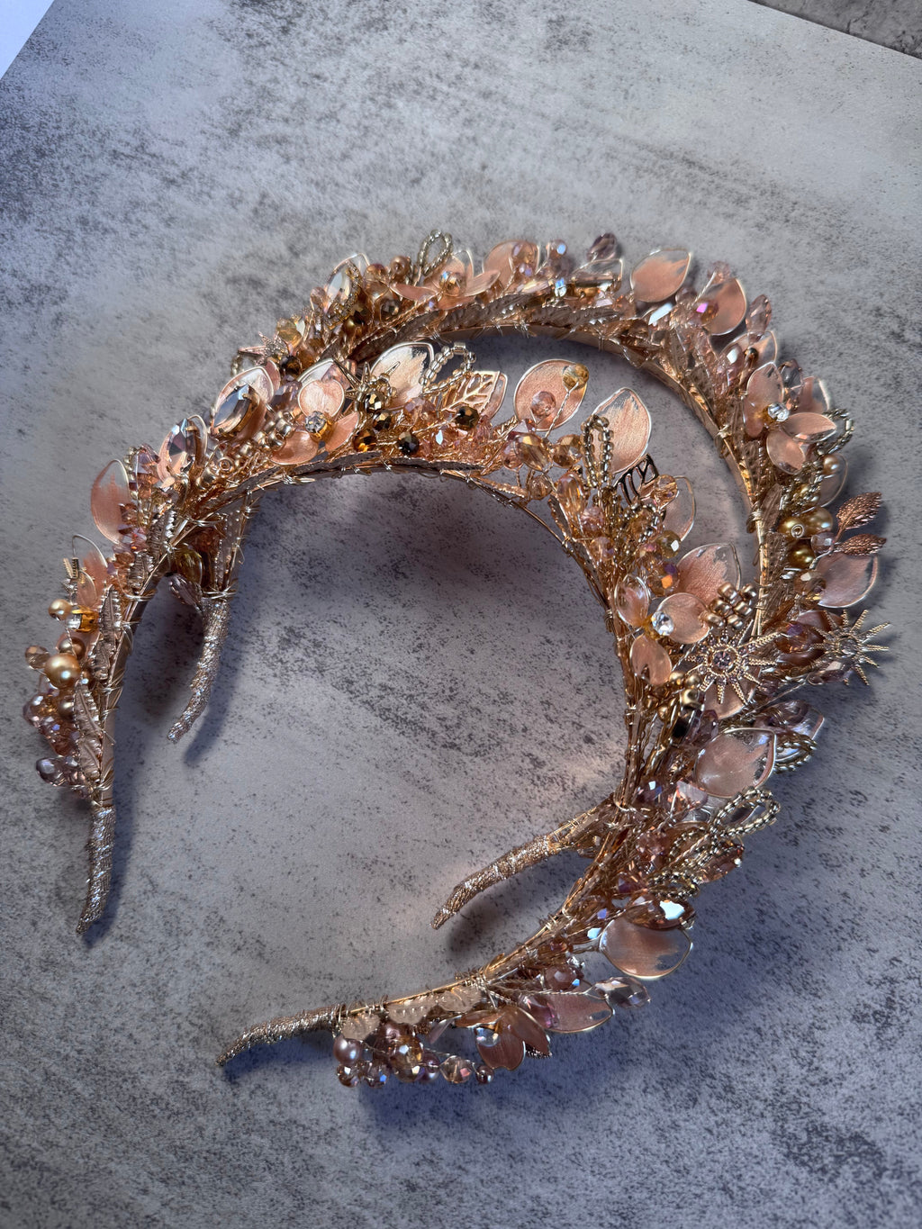 Golden Elegance Crown Golden Elegance Crown Precius pearls