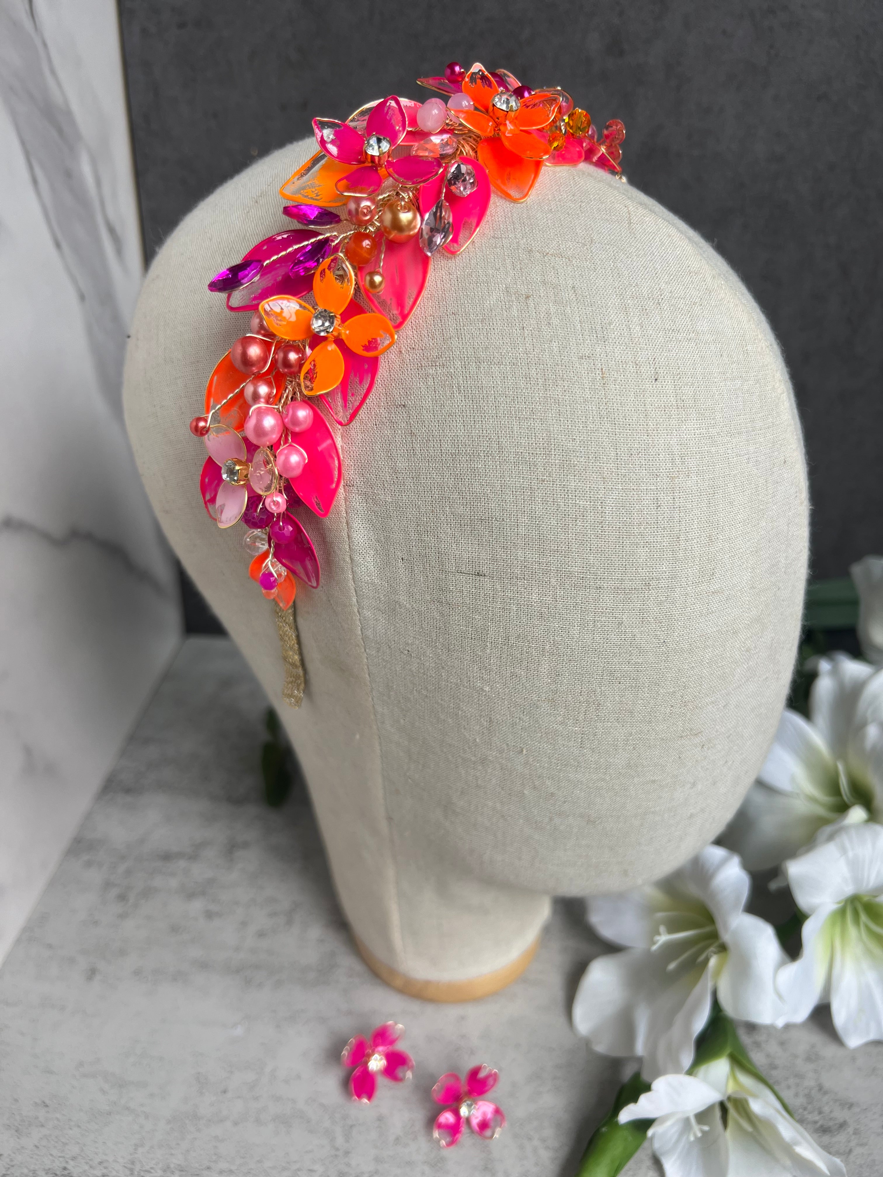 Leaf crown in Orange and Pink shades Leaf crown in Orange and Pink shades Precius pearls