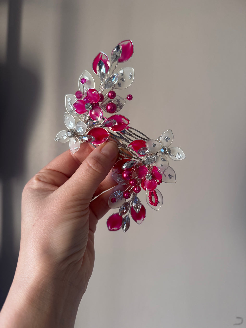 Eve Double leaf comb in Raspberry and Silver Eve Double leaf comb in Raspberry and Silver Precius pearls