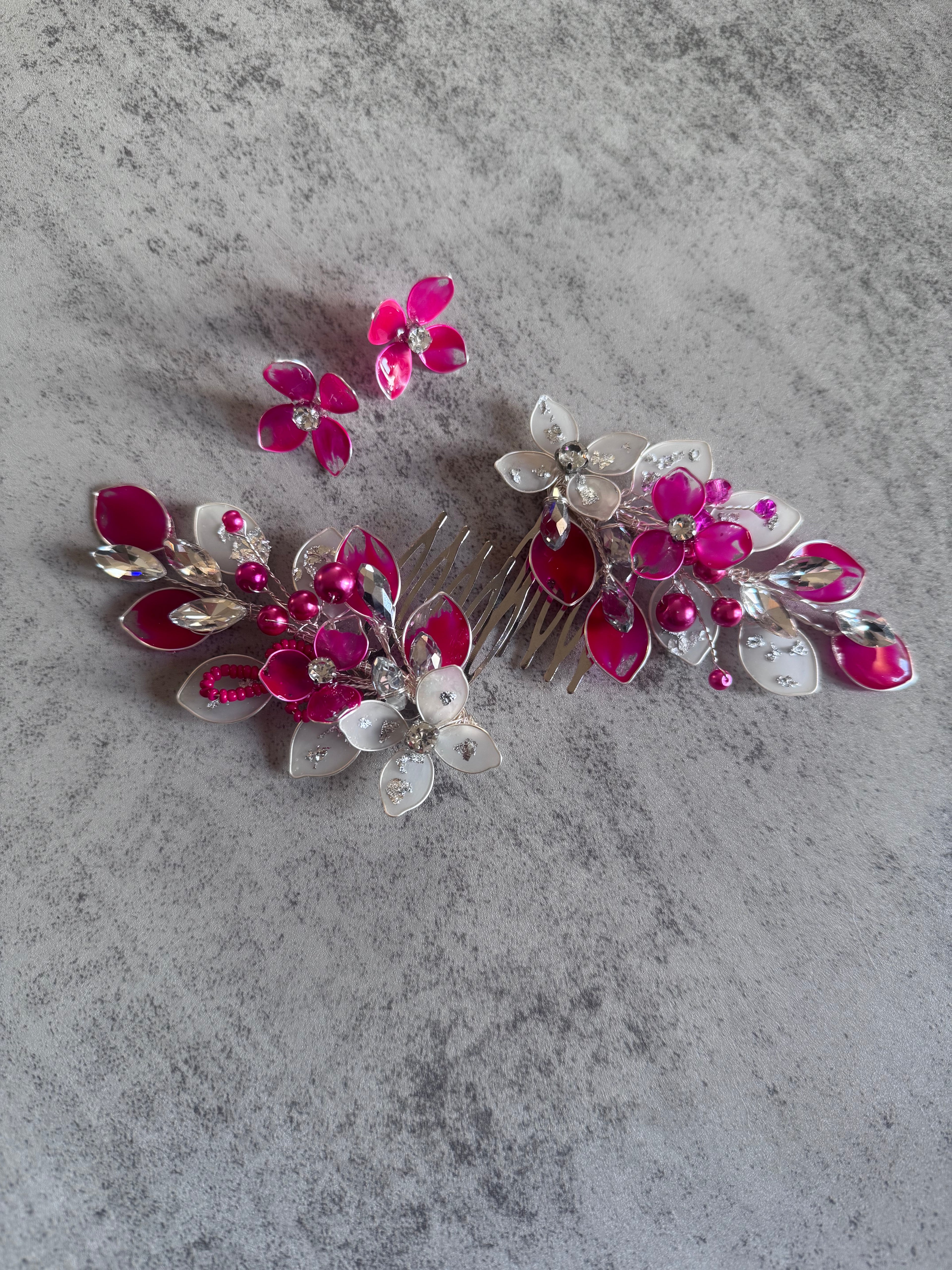 Eve Double leaf comb in Raspberry and Silver Eve Double leaf comb in Raspberry and Silver Precius pearls