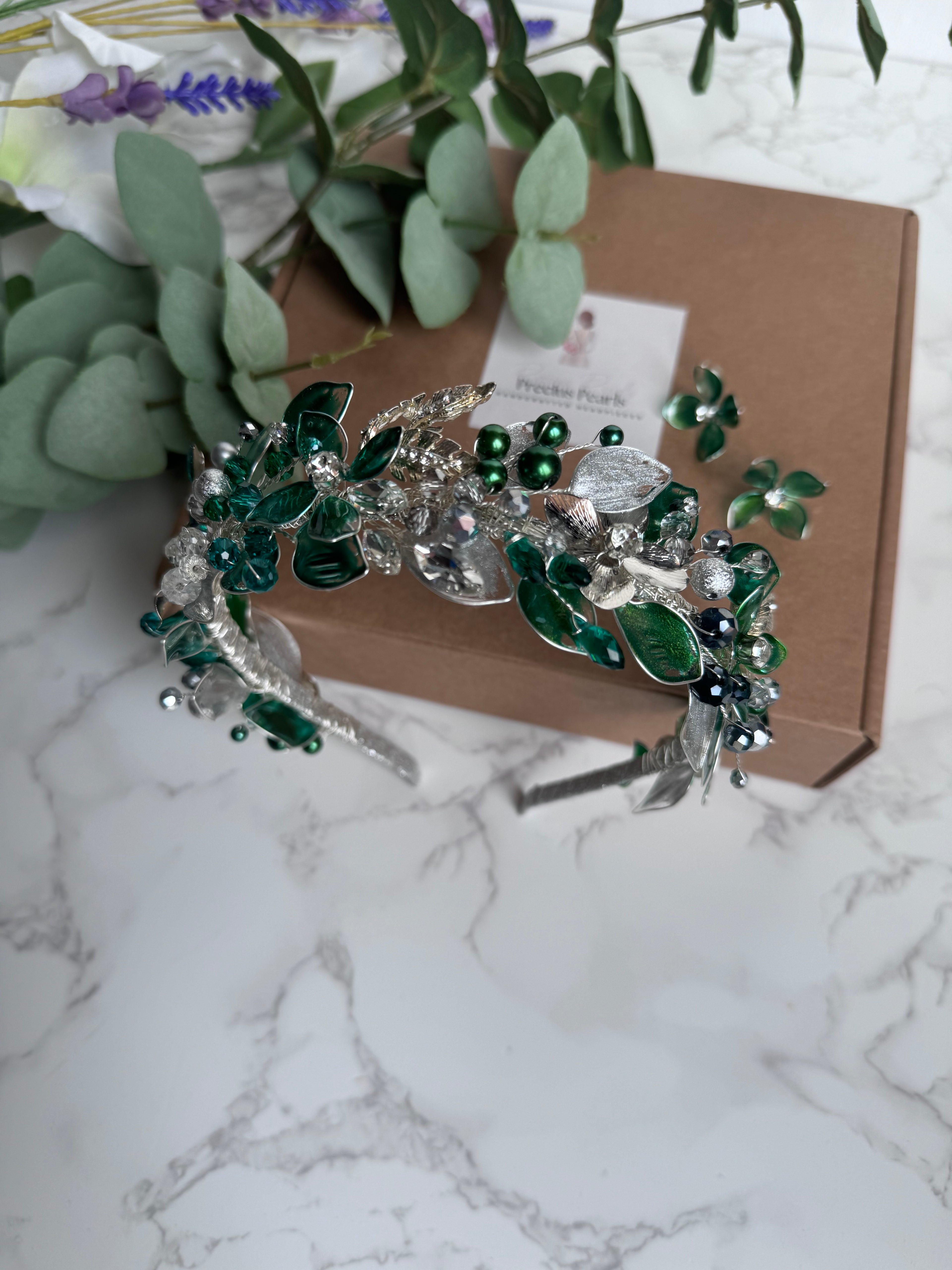Emerald Green and Silver low headpiece Emerald Green and Silver low headpiece Precius pearls